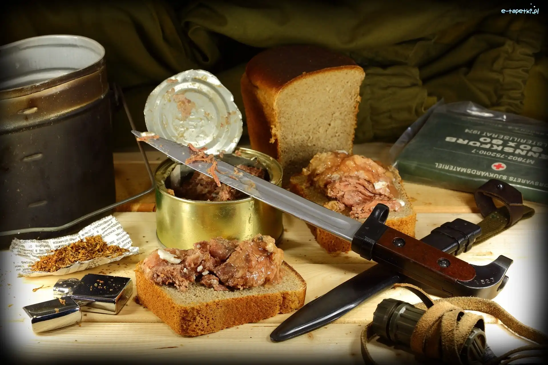 Nóż, Menażka, Żołnierski, Zapalniczka, Chleb, Tuszonka