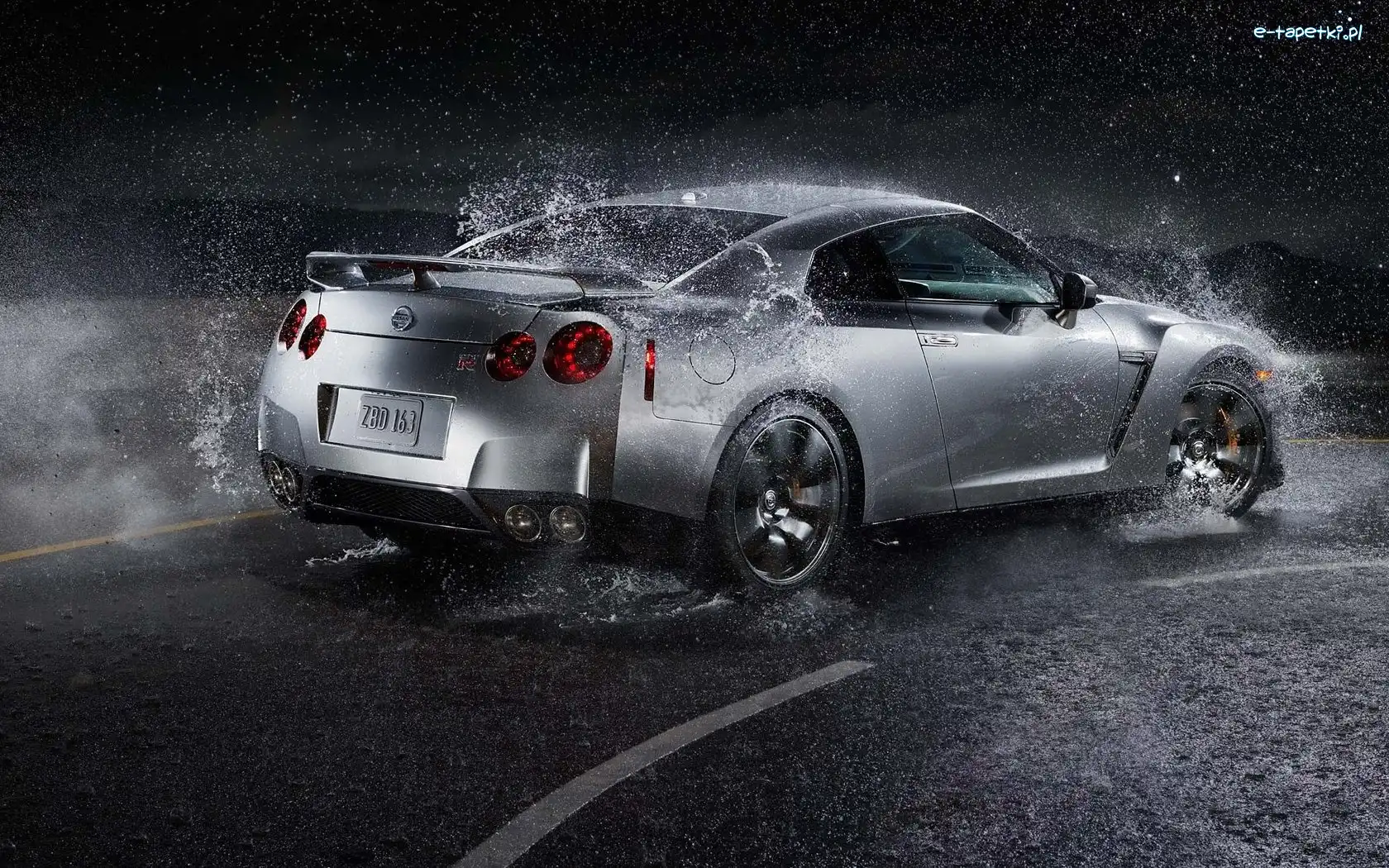 Woda, Droga, Nissan Skyline GT-R