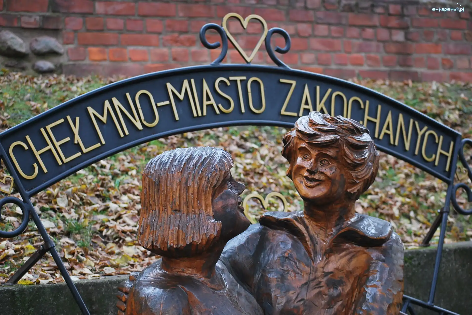 Chełmno, Ławeczka zakochanych, Posągi, Polska