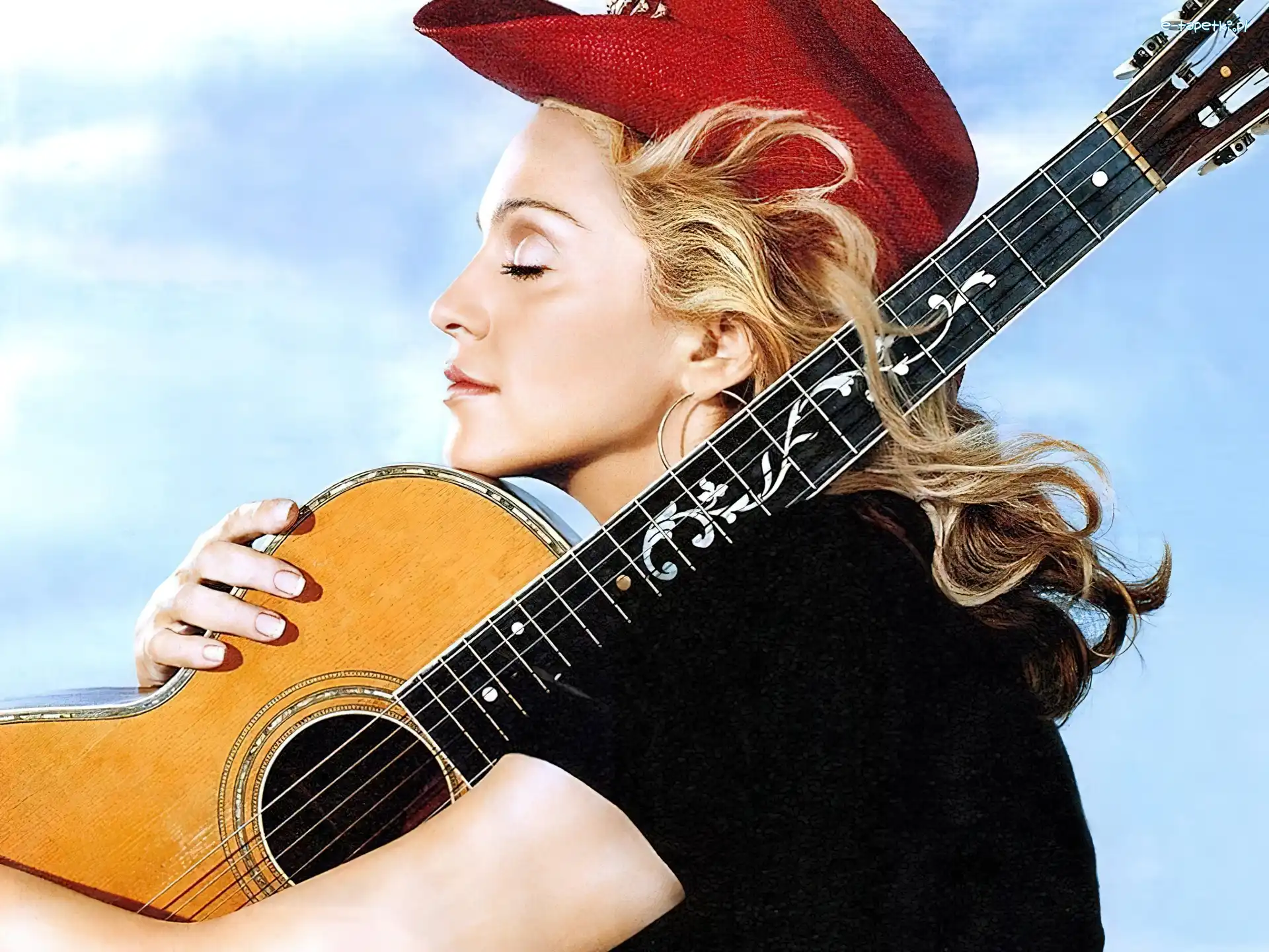 Gitara, Ciccone, Madonna