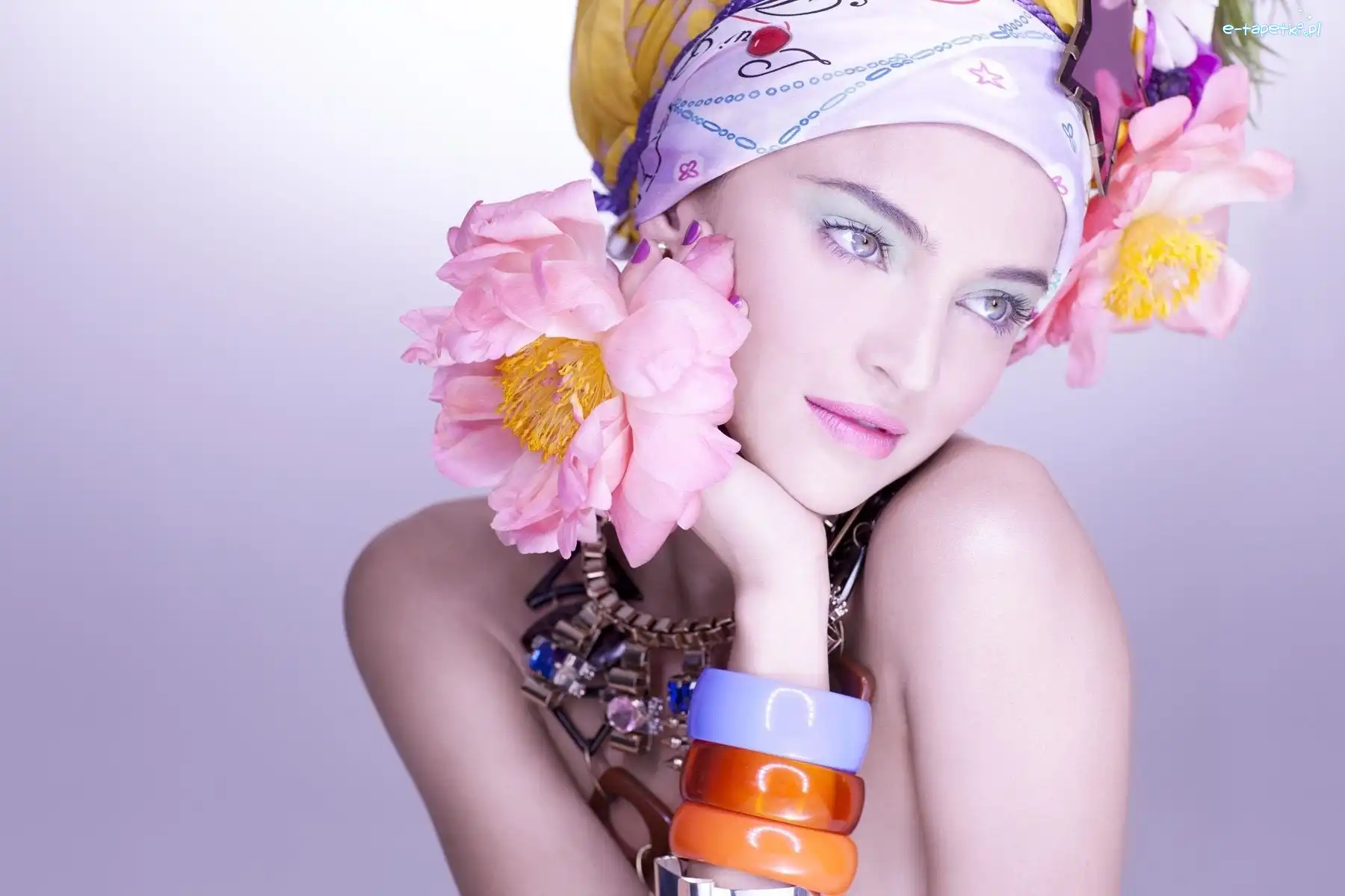 Turban, Makijaż, Biżuteria, Kobieta