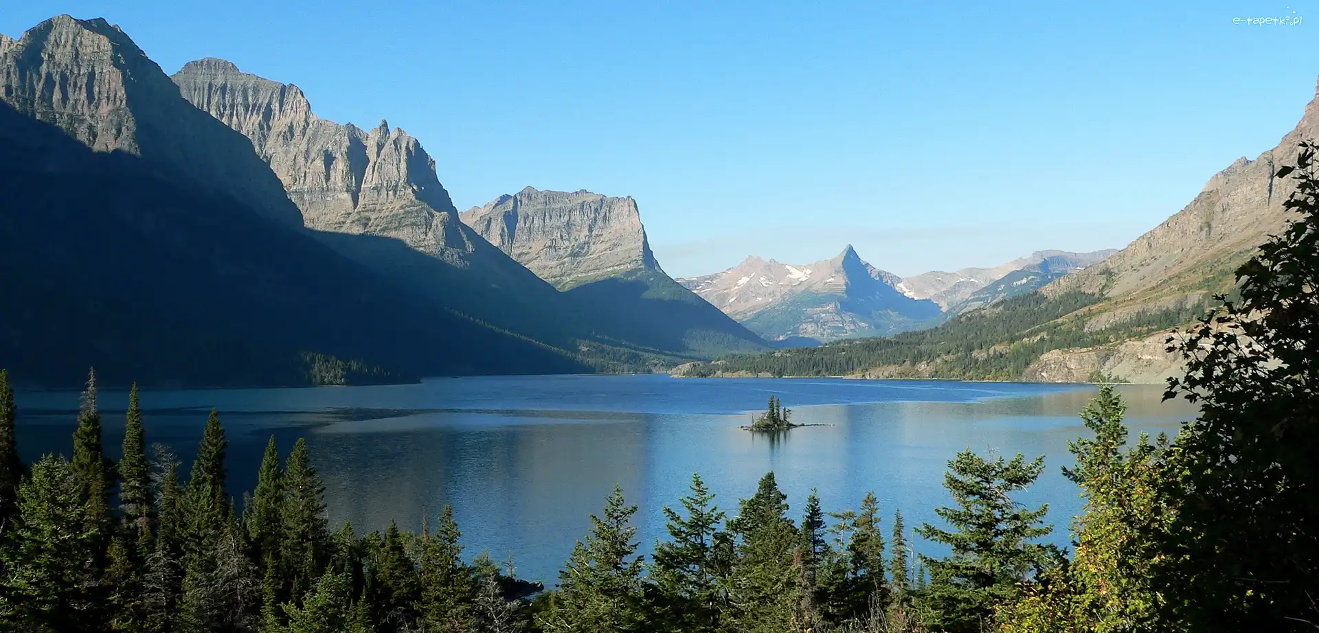 Jezioro Saint Mary Lake, Park Narodowy Glacier, Góry, Drzewa, Stan Montana, Stany Zjednoczone