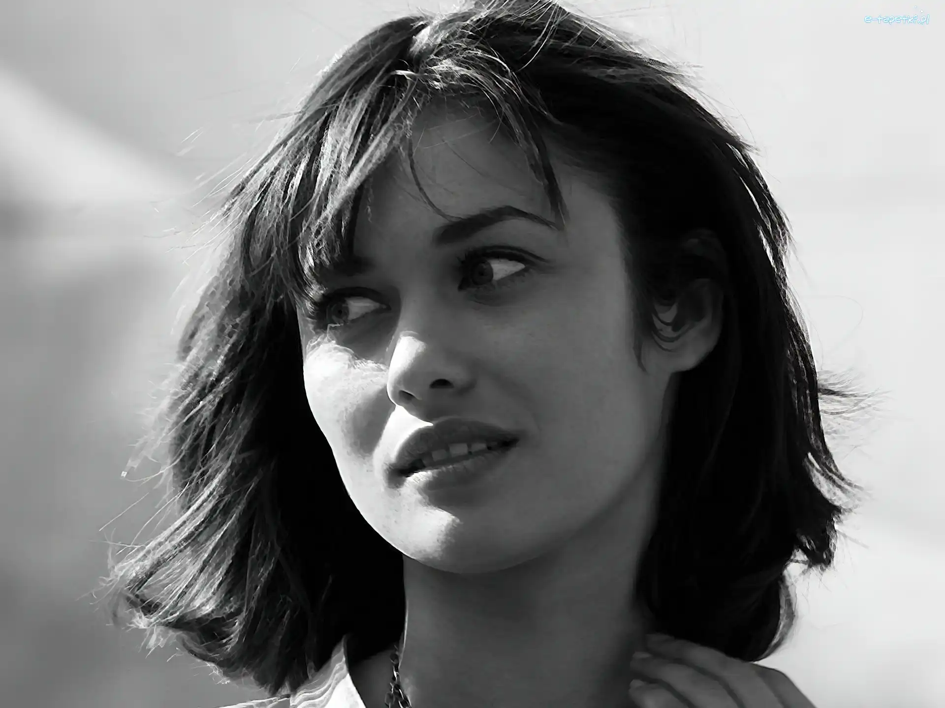 Twarz, Olga Kurylenko
