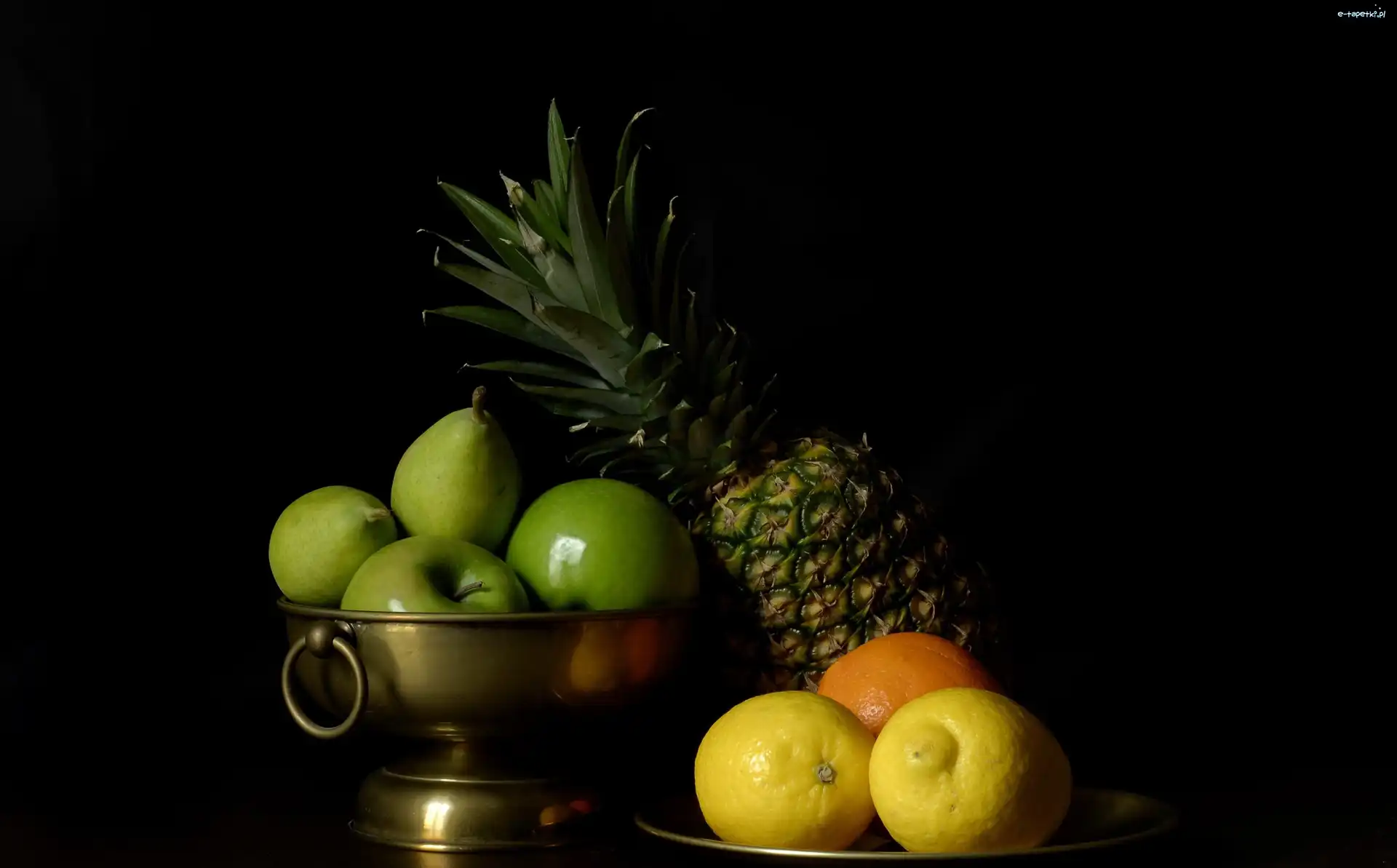 Cytrusy, Jabłka, Ananas