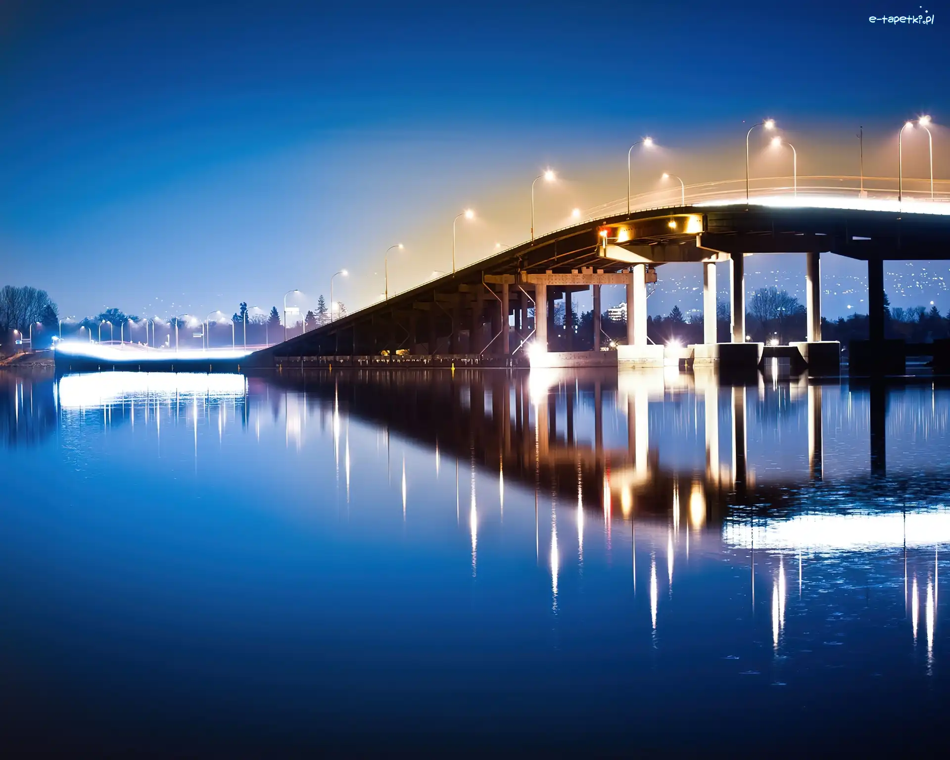 Kanada, Most, William R. Bennett Bridge