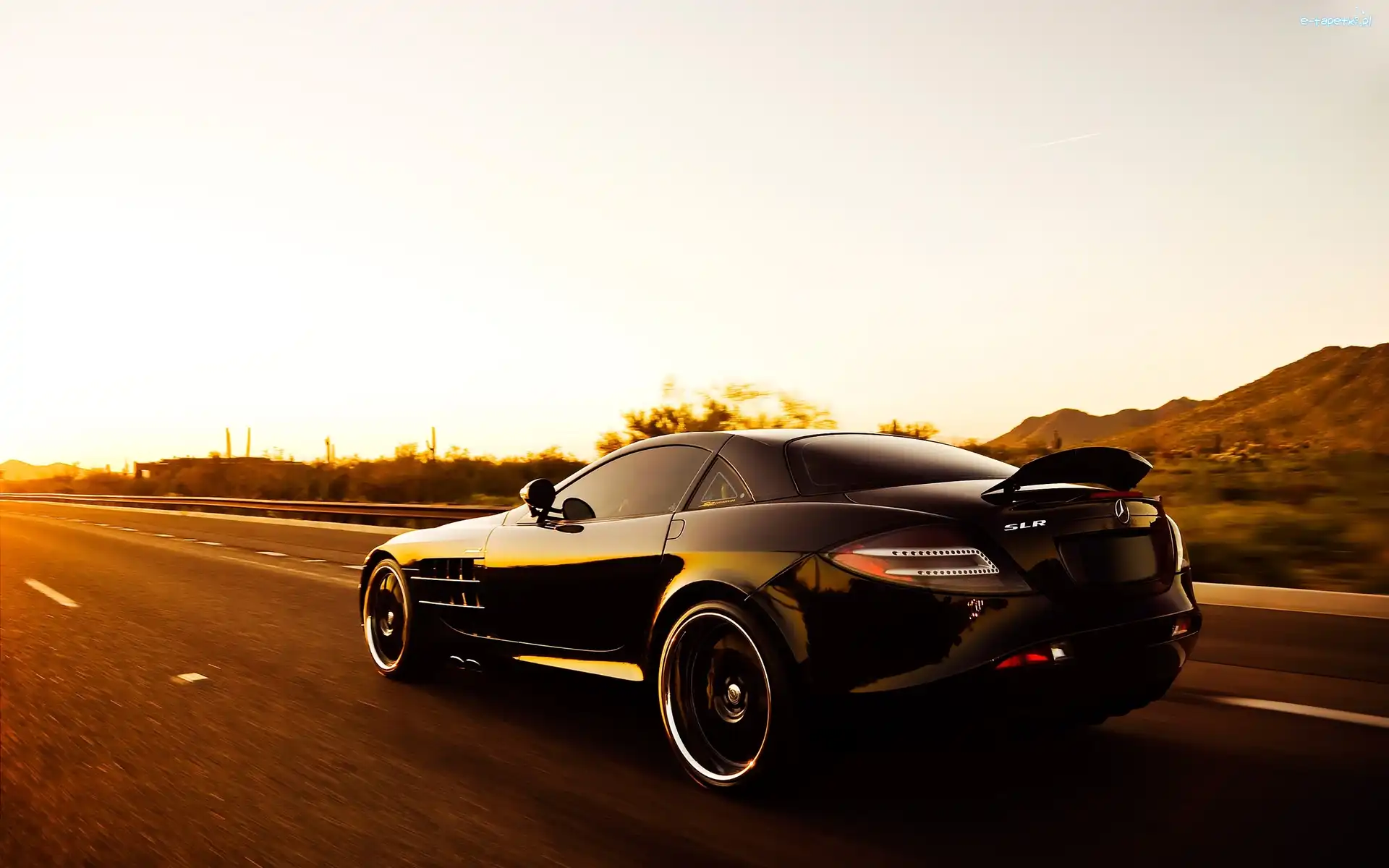 Droga, Mercedes SLR, Czarny
