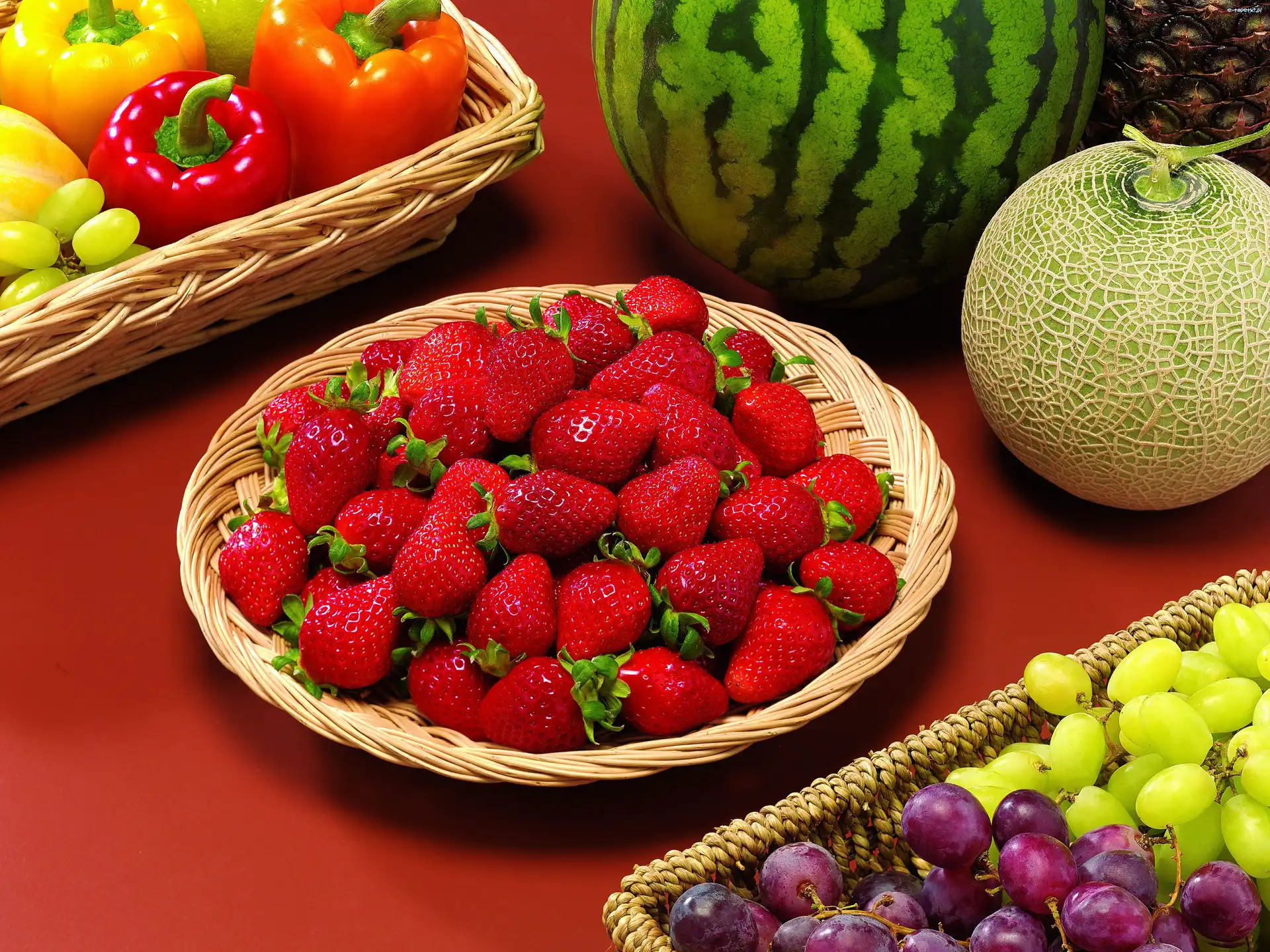 Winogrona, Papryka, Melony, Truskawki