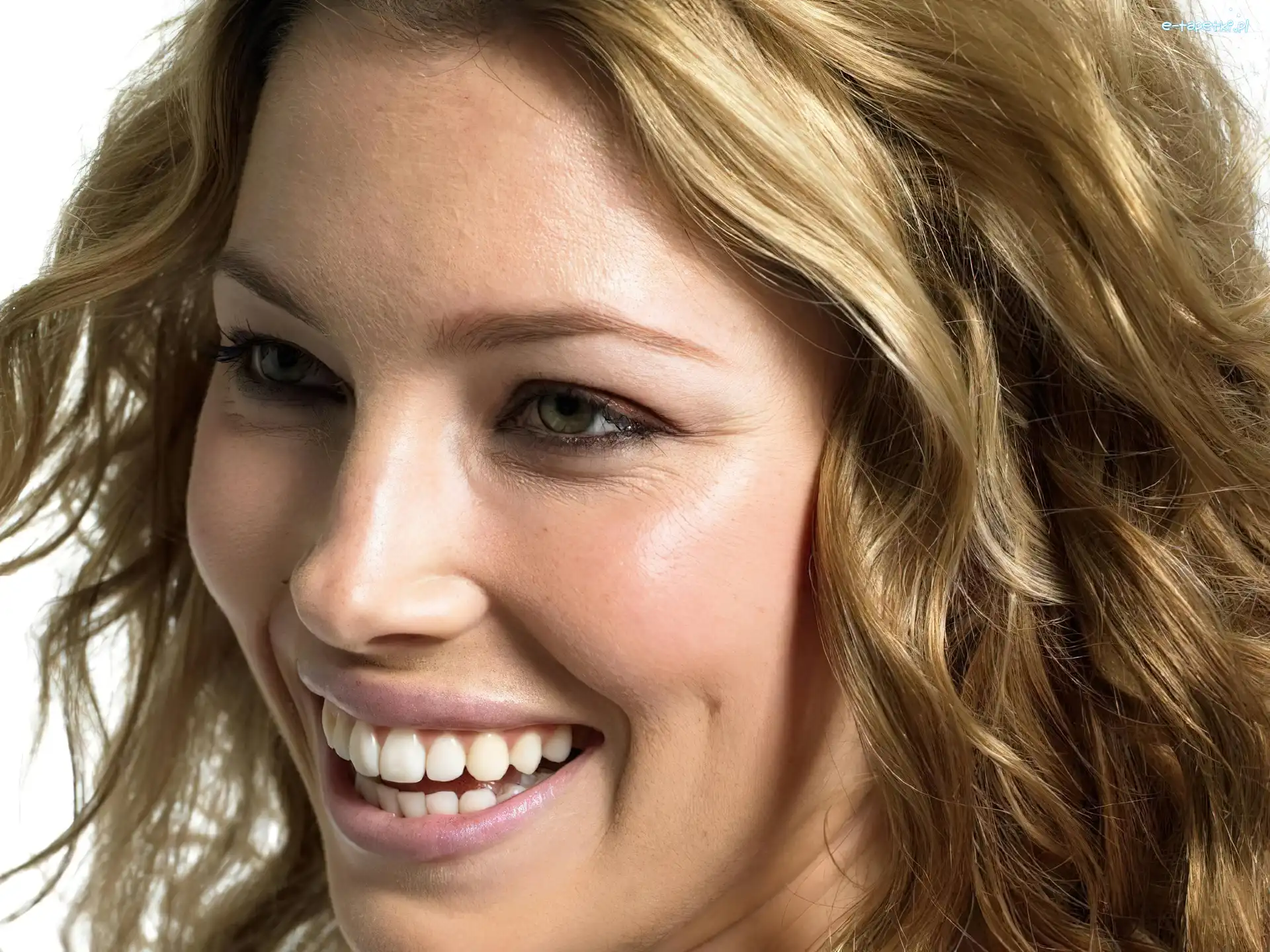 Uśmiech, Jessica Biel