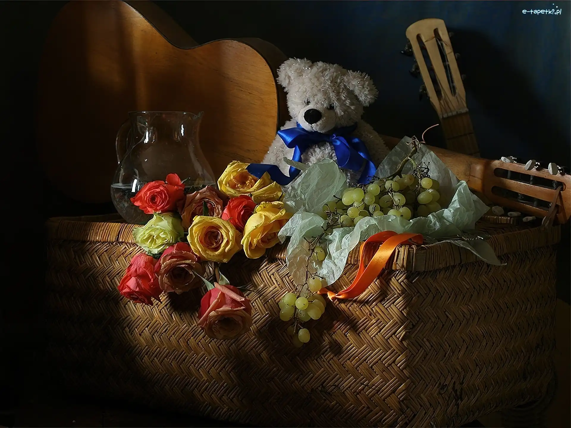 Kosz, Winogrona, Róże, Gitara, Miś