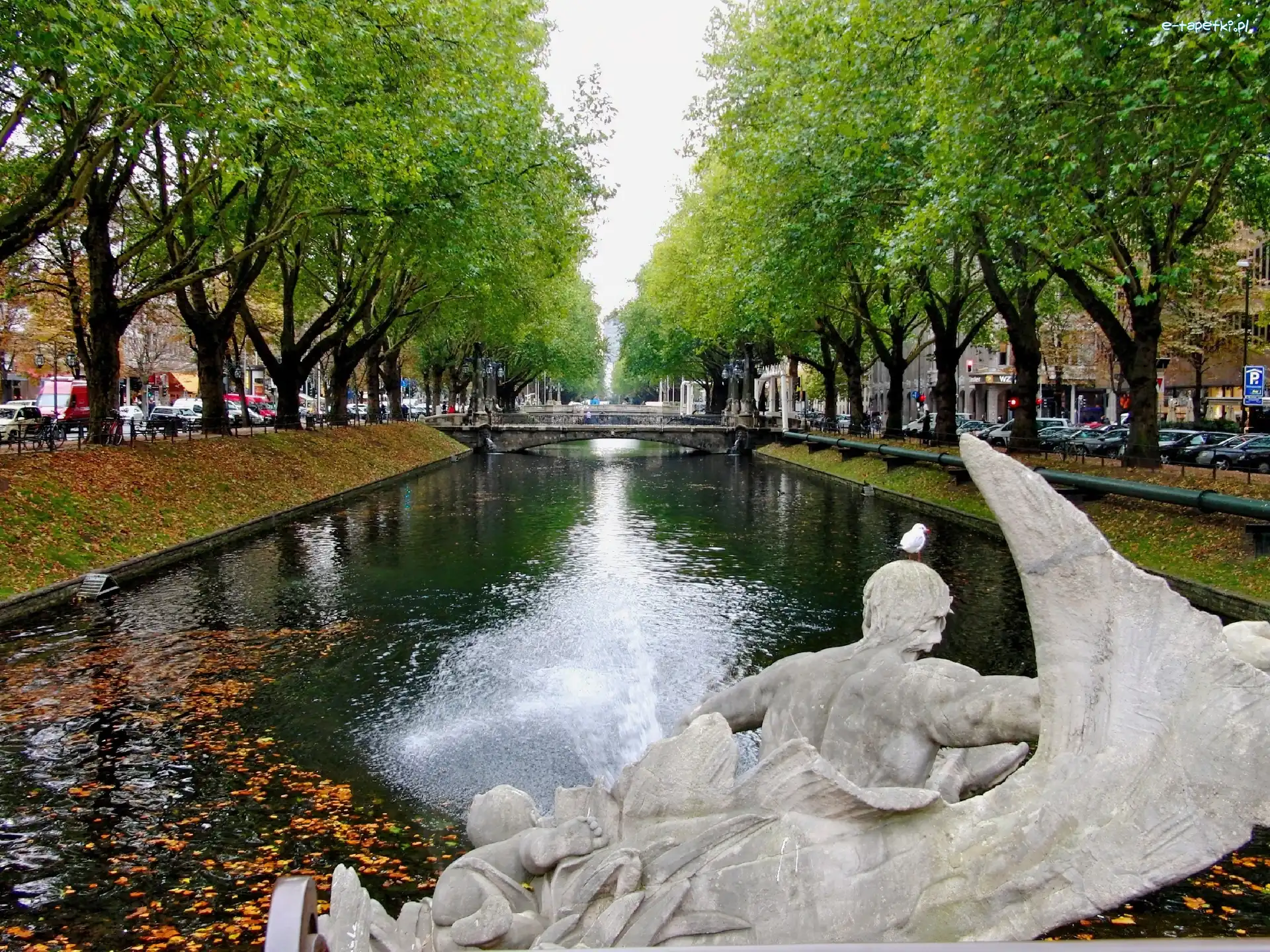 Dusseldorf, Kanał, Konigsallee, Drzewa, Rzeźba