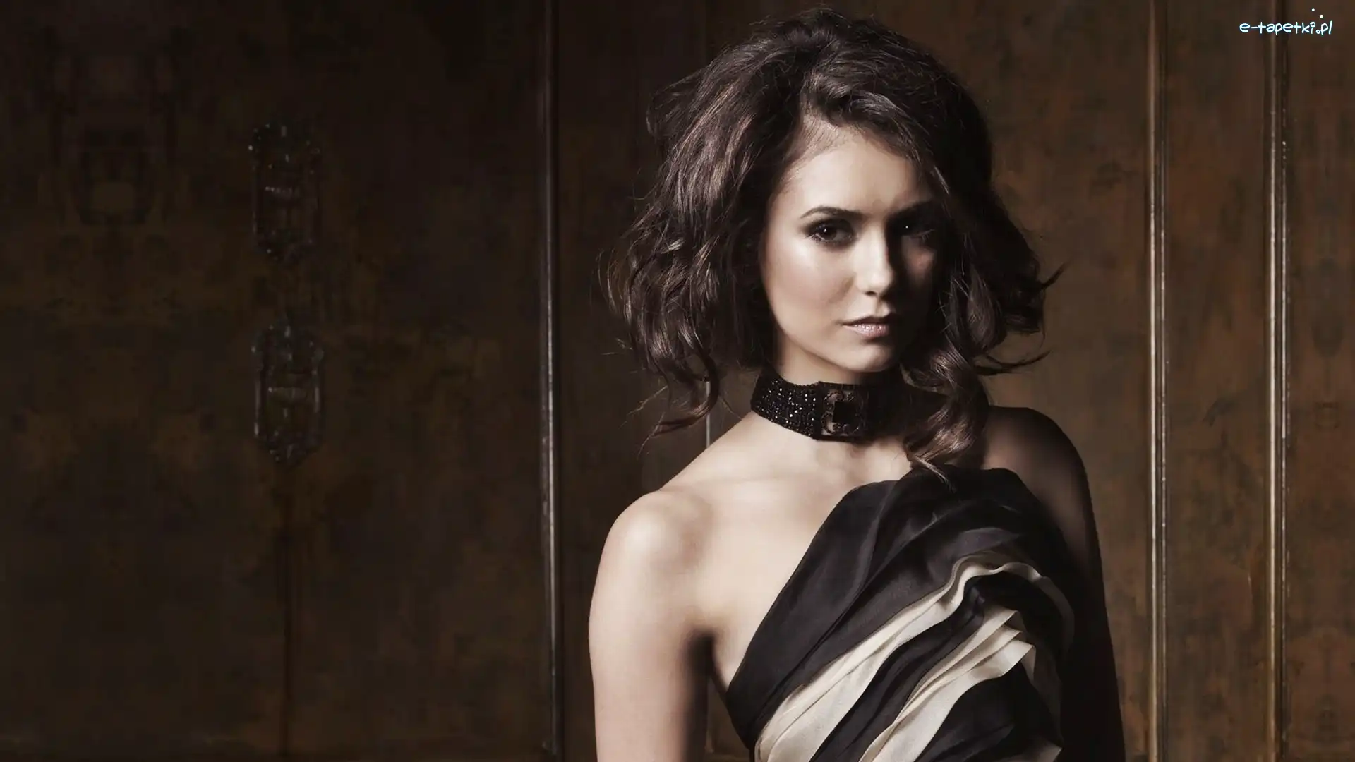 Spojrzenie, Bluzeczka, Nina Dobrev