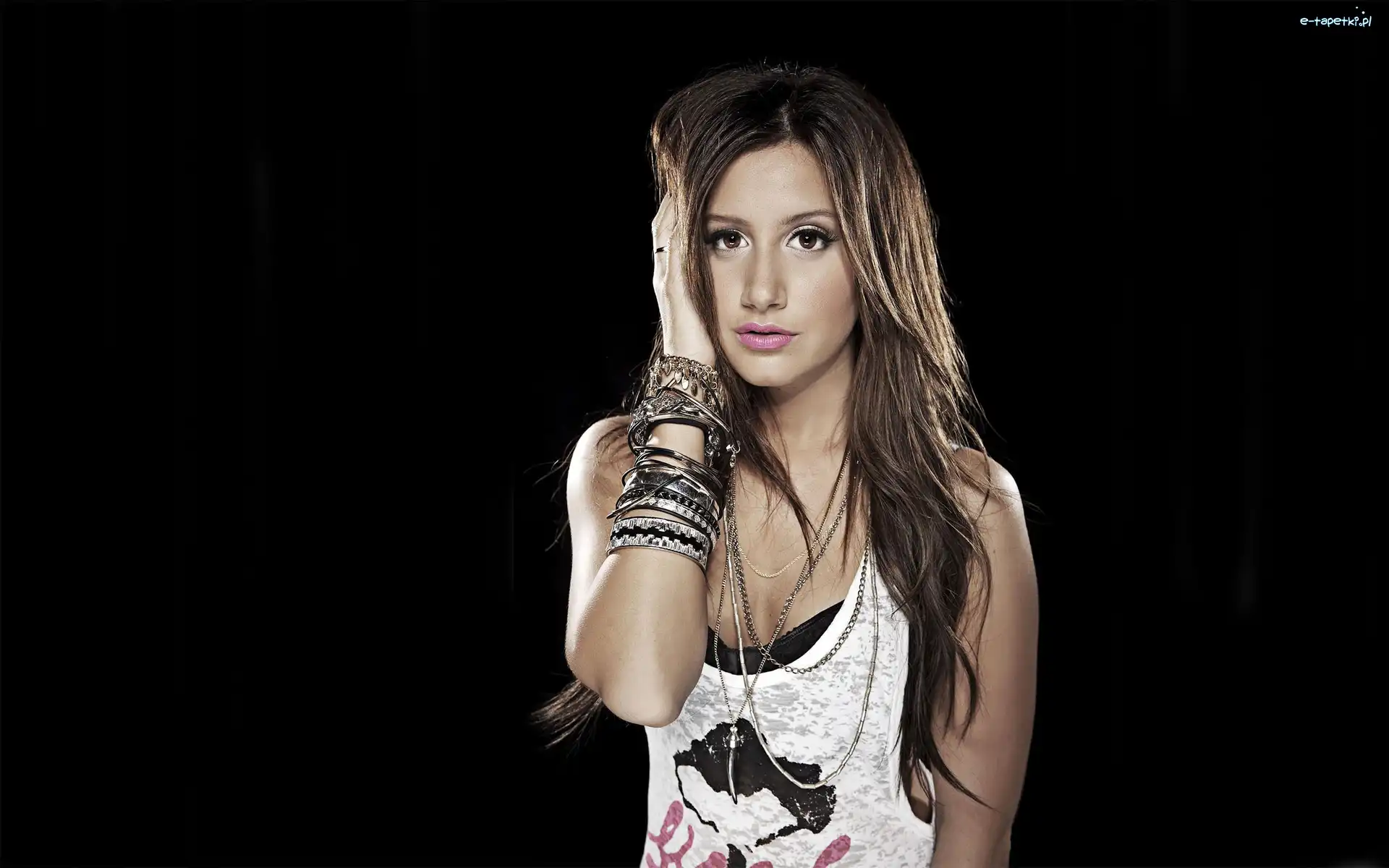 Biżuteria, Makijaż, Ashley Tisdale