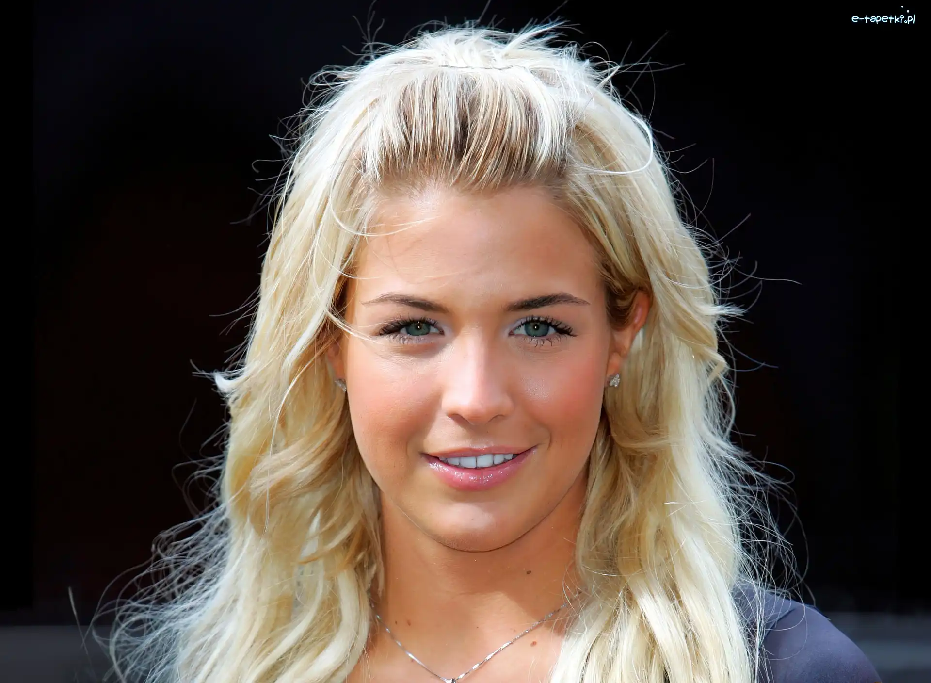 Gemma Atkinson, Uśmiechnięta