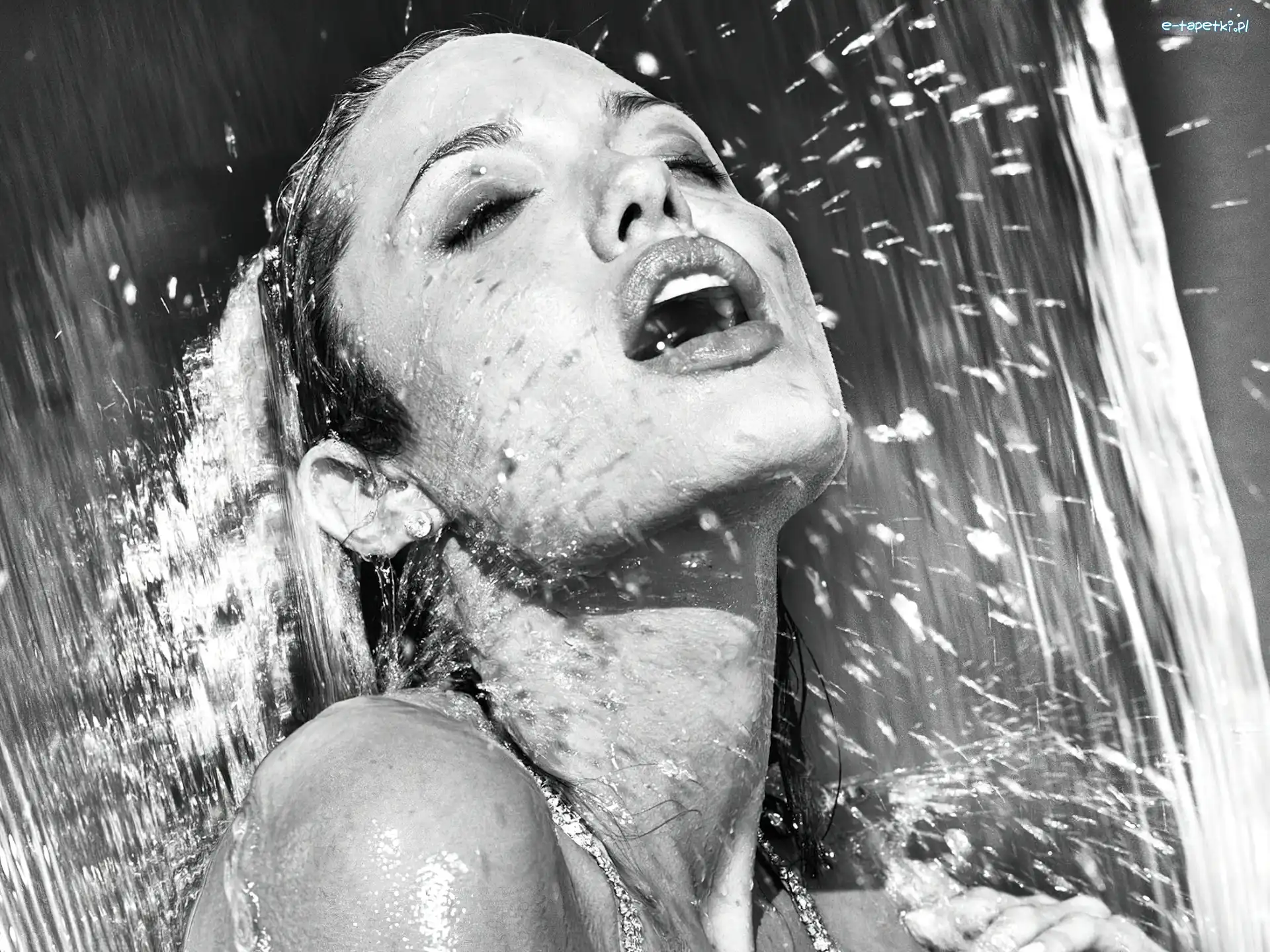 Wody, Strumień, Angelina Jolie