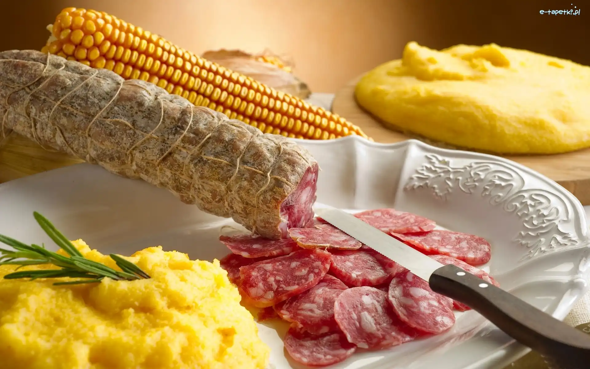 Kukurydza, Polenta, Kiełbasa