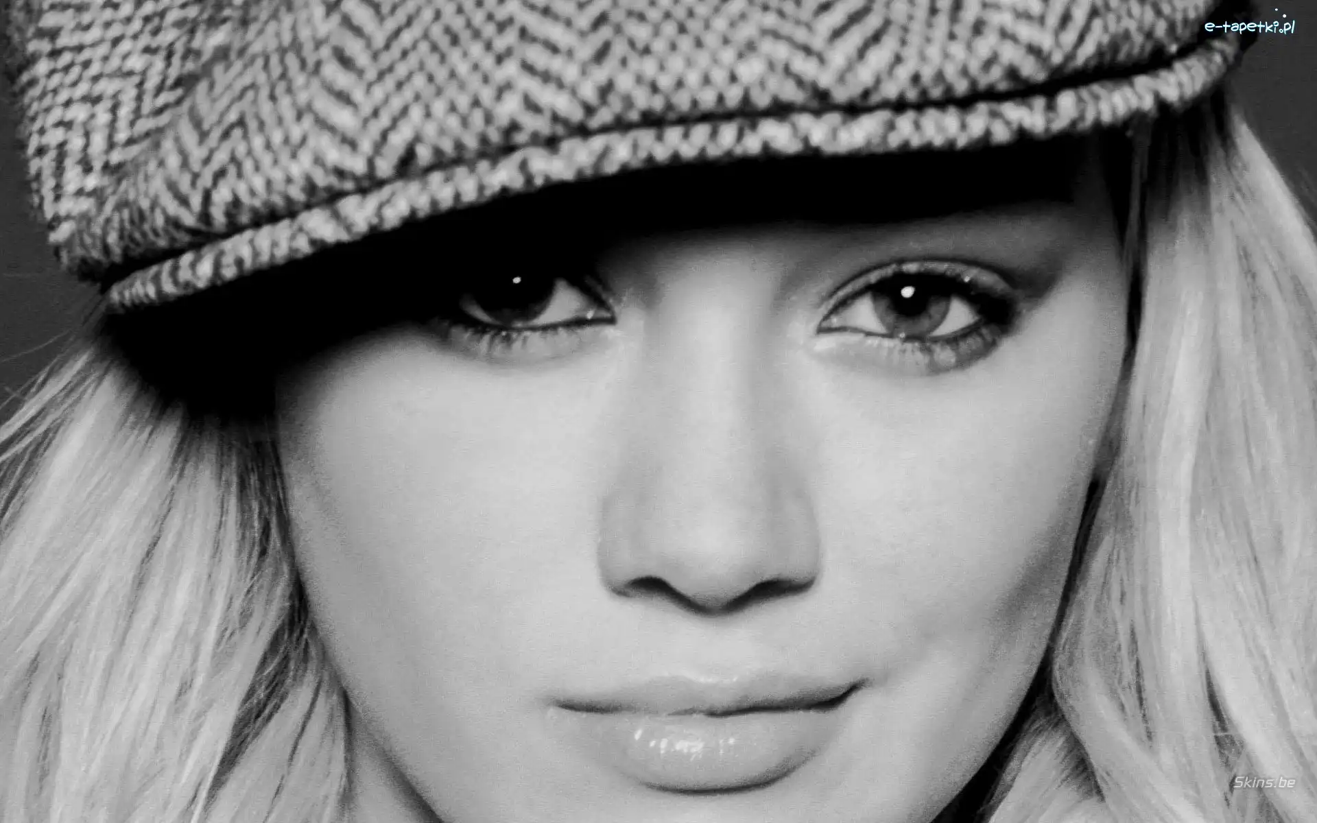 Buzia, Hilary Duff