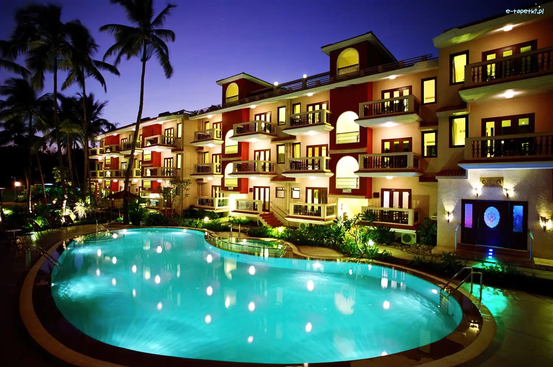 Palmy, Basen, Hotel