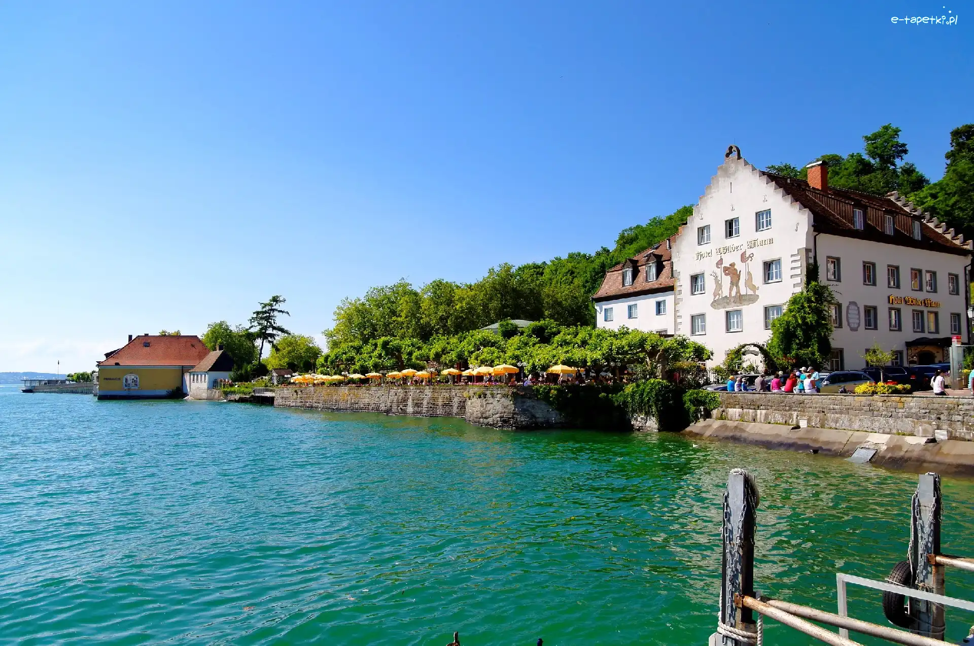 Rzeka, Hotel, Restauracja