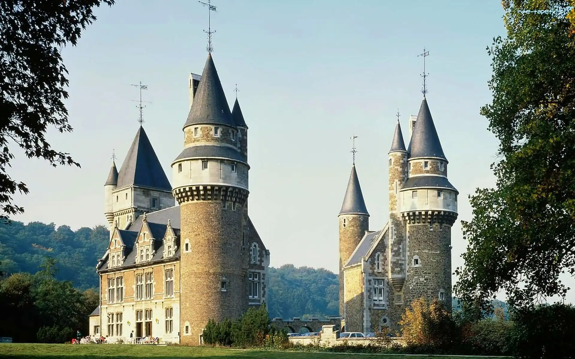 Faulx Les Tombes, Francja
, Namur, Zamek