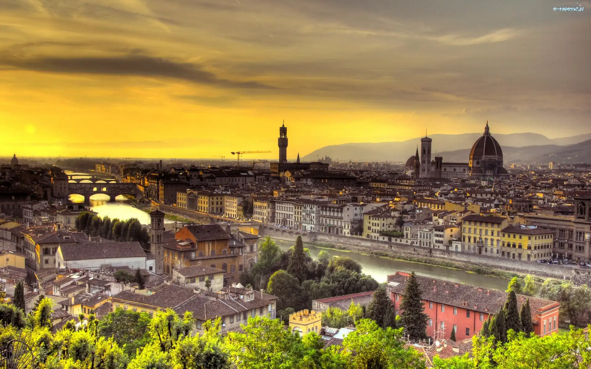 Florencja, Arno, Rzeka, Miasto