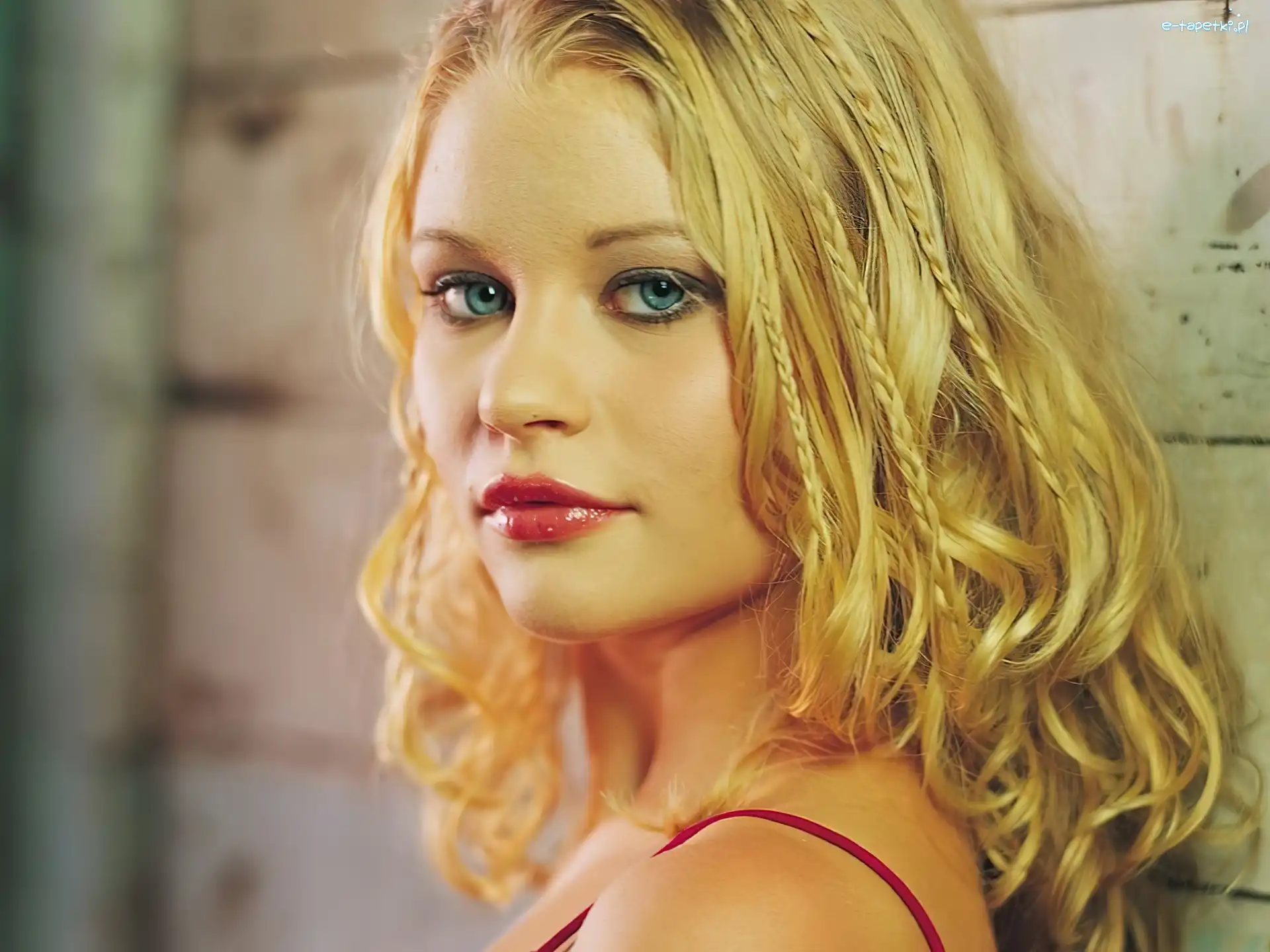 Blondynka, Emilie De Ravin