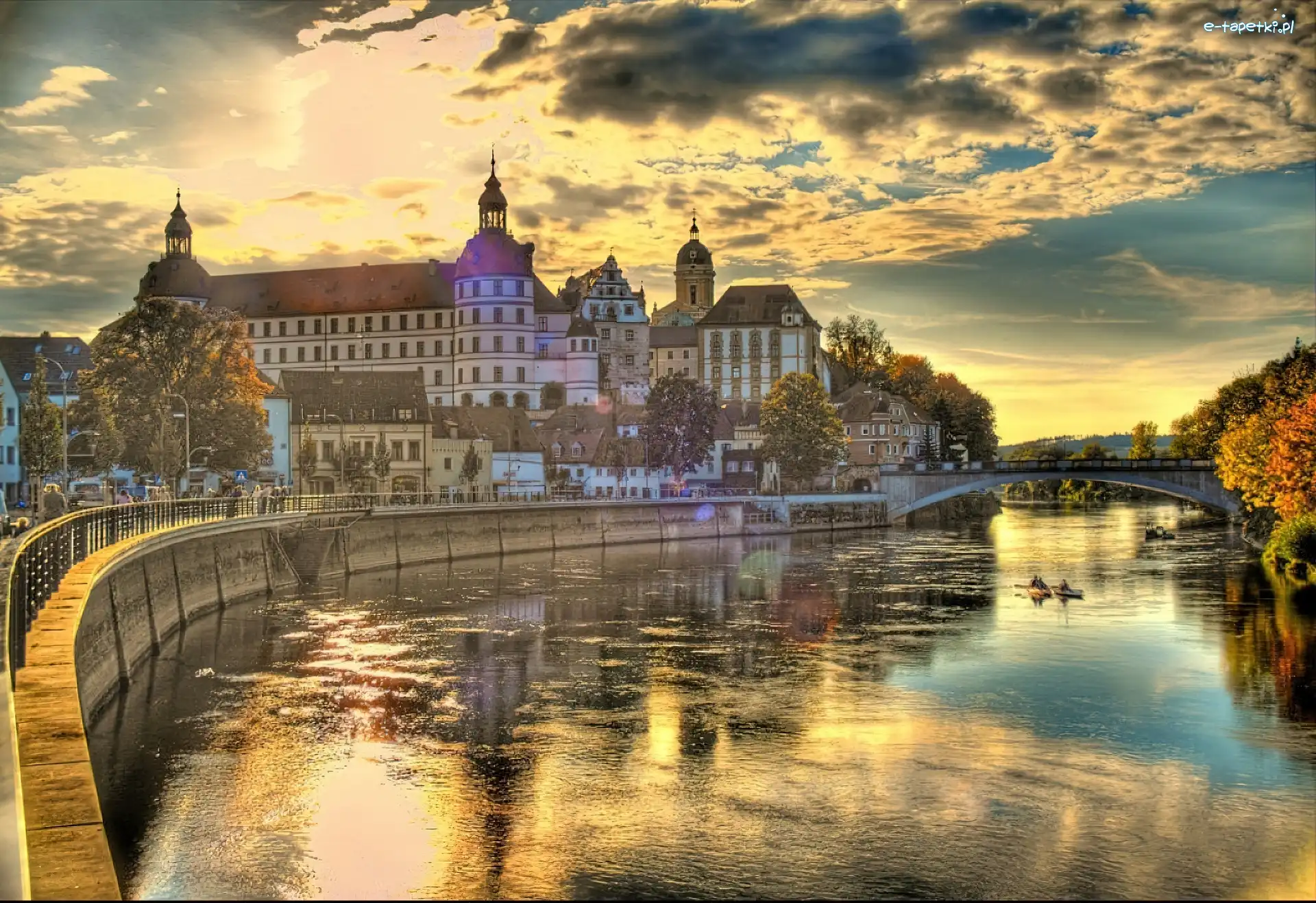 Rzeka, Zamek