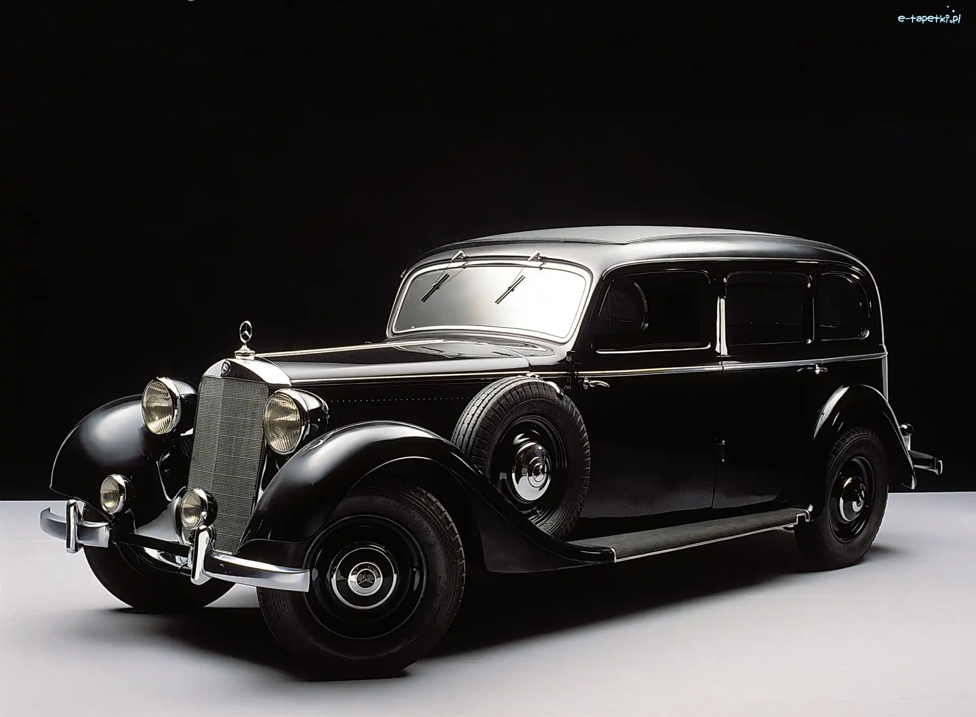 Limuzyna, Mercedes Benz 260D, Czarny
