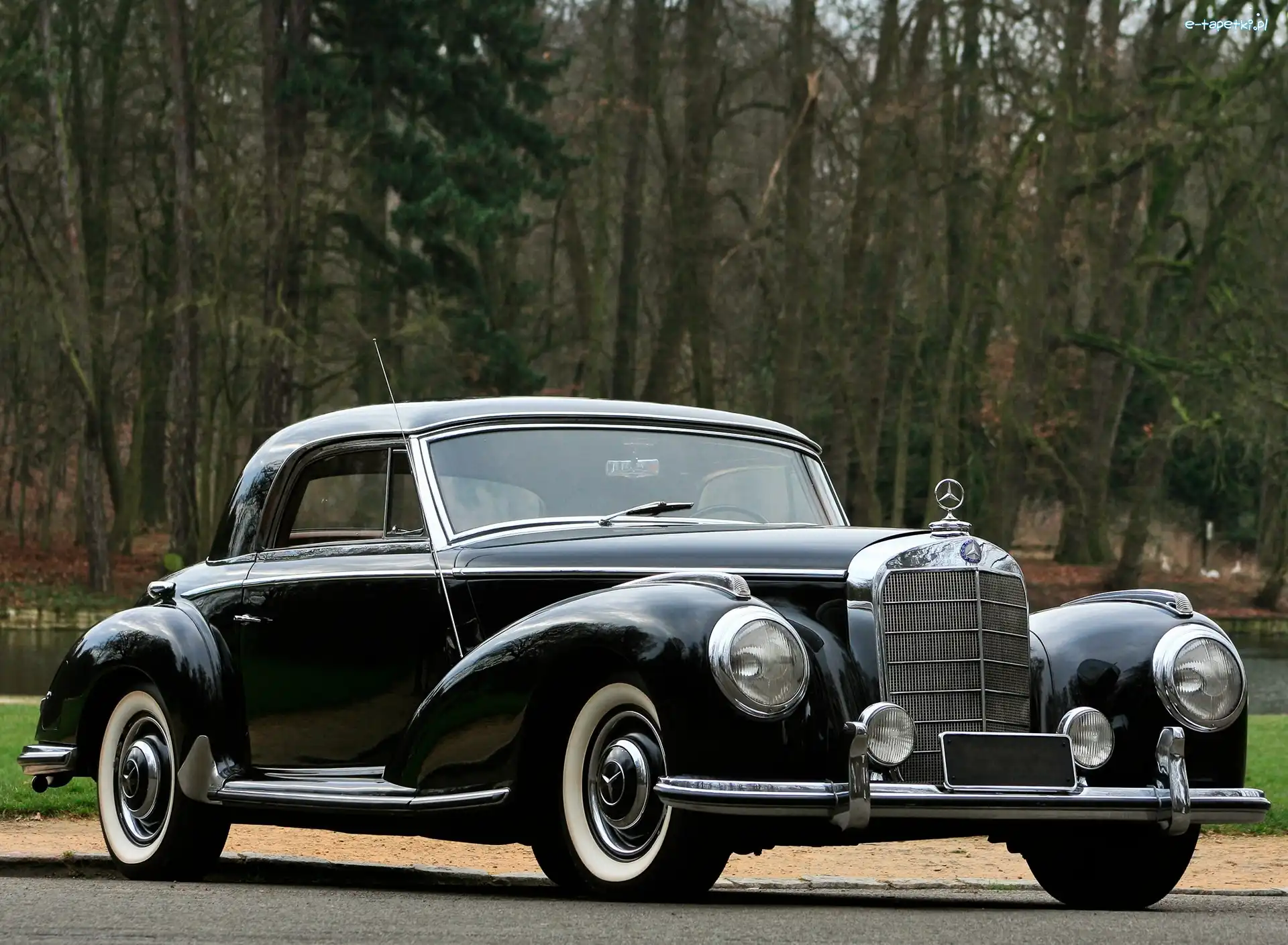 Mercedes Benz 300S, Czarny