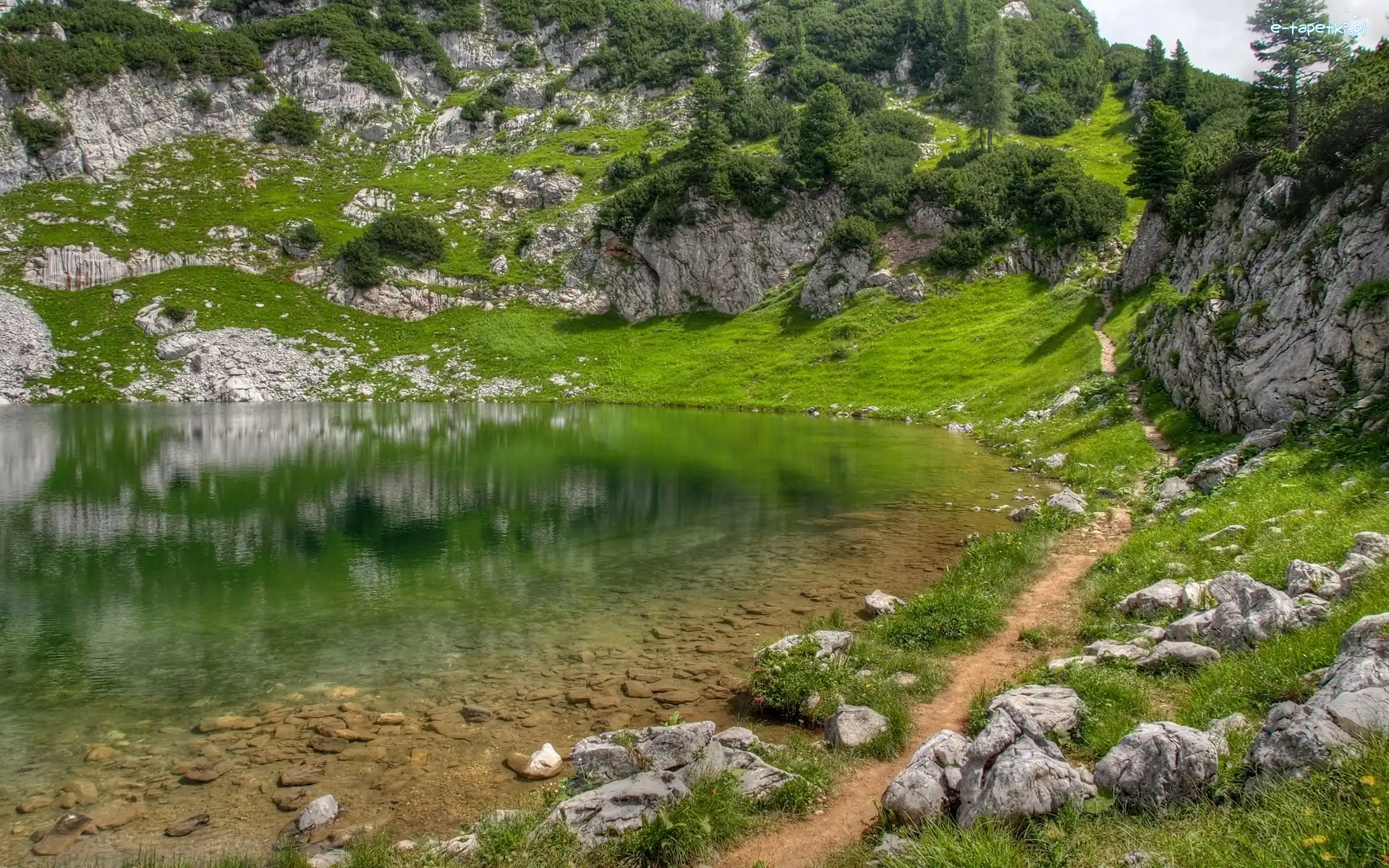 Zieleń, Woda, Skały