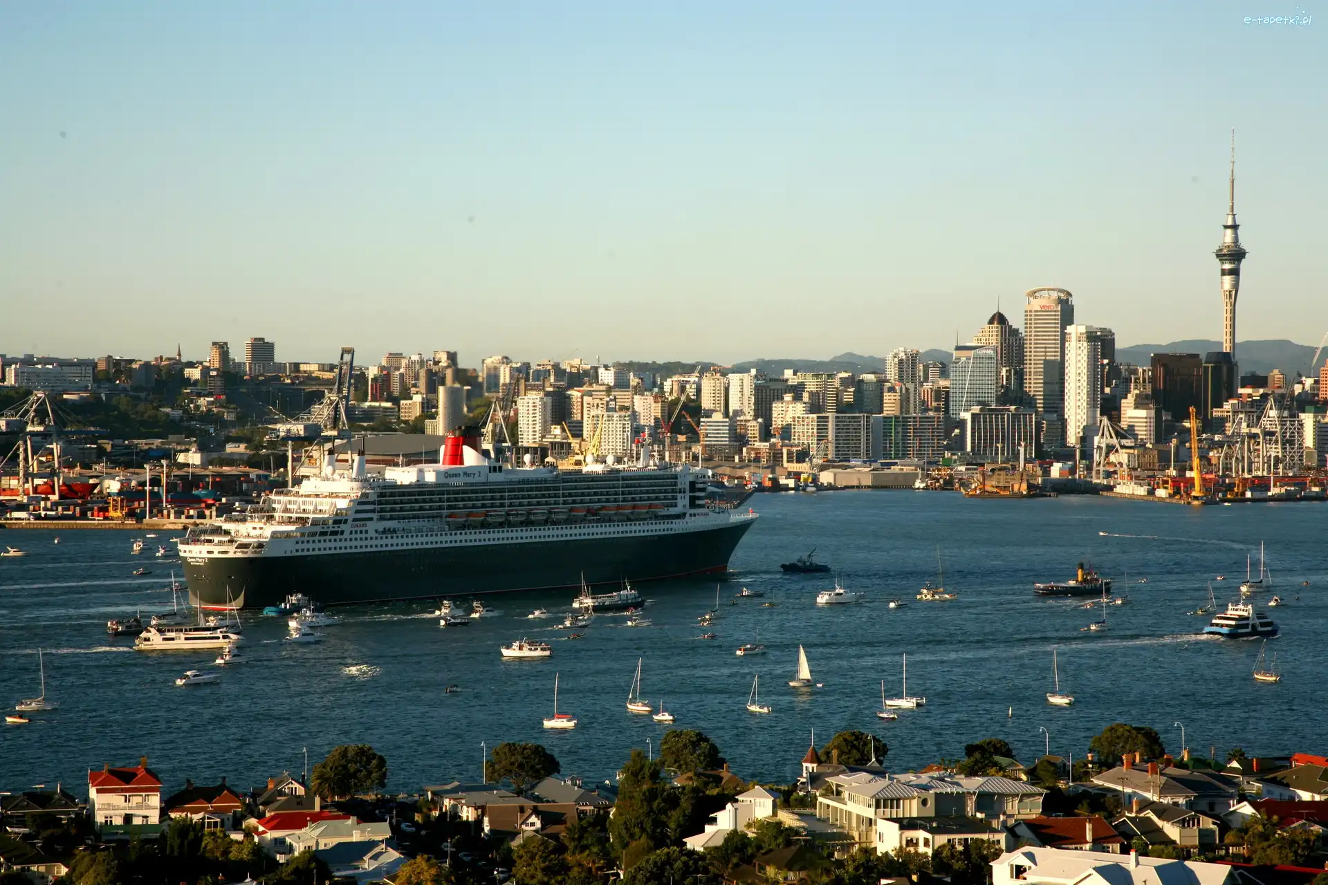Queen Mary 2, Miasto, Jachty, Statek