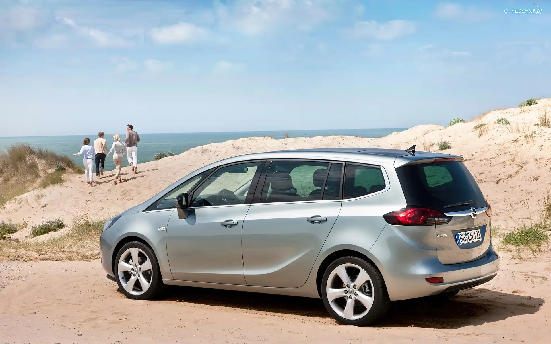 Wydmy, Morze, Opel Zafira III