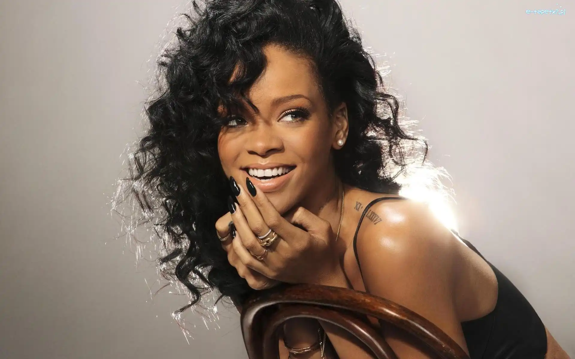 Dłonie, Rihanna
