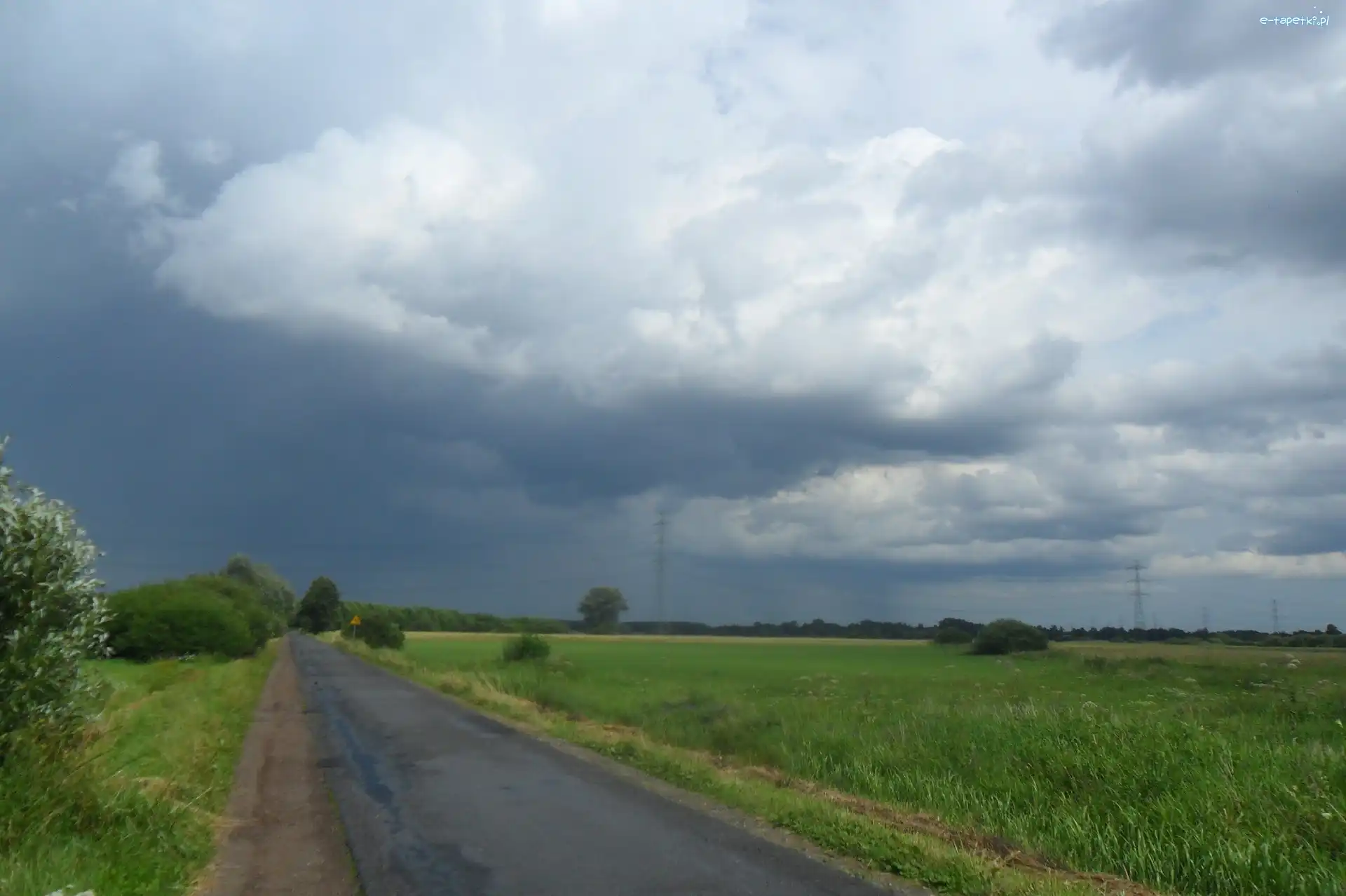 Burzą, Przed, Chmury