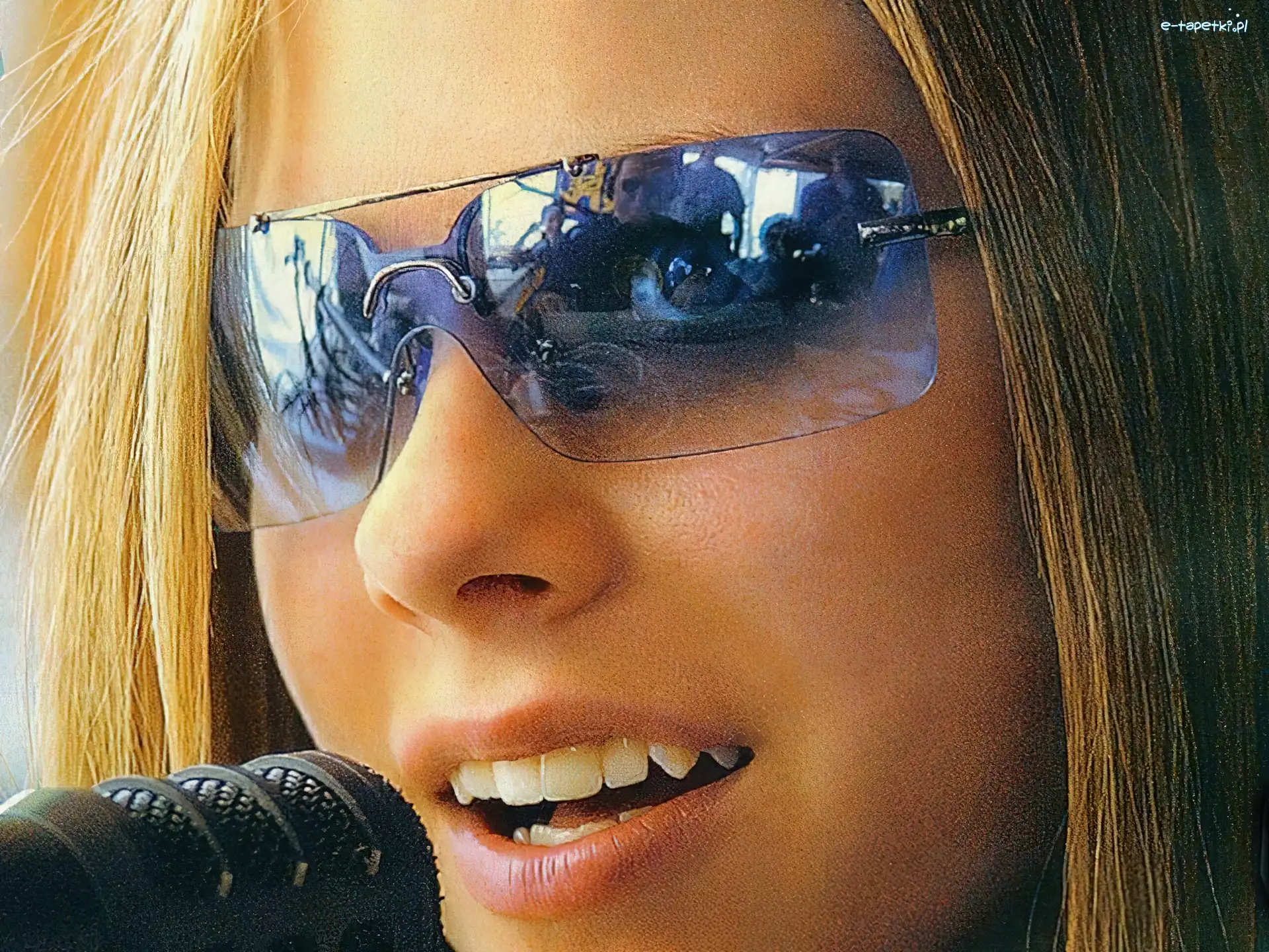 Mikrofon, Okulary, Avril Lavigne