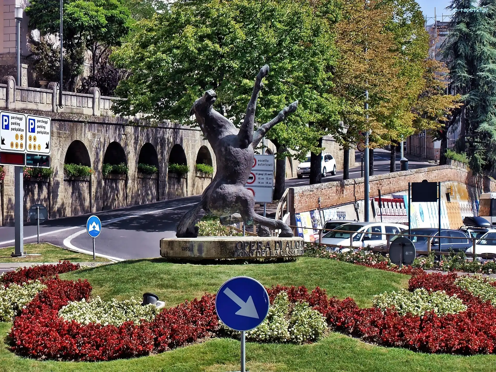Posąg Konia, Rondo, Ulica, San Marino