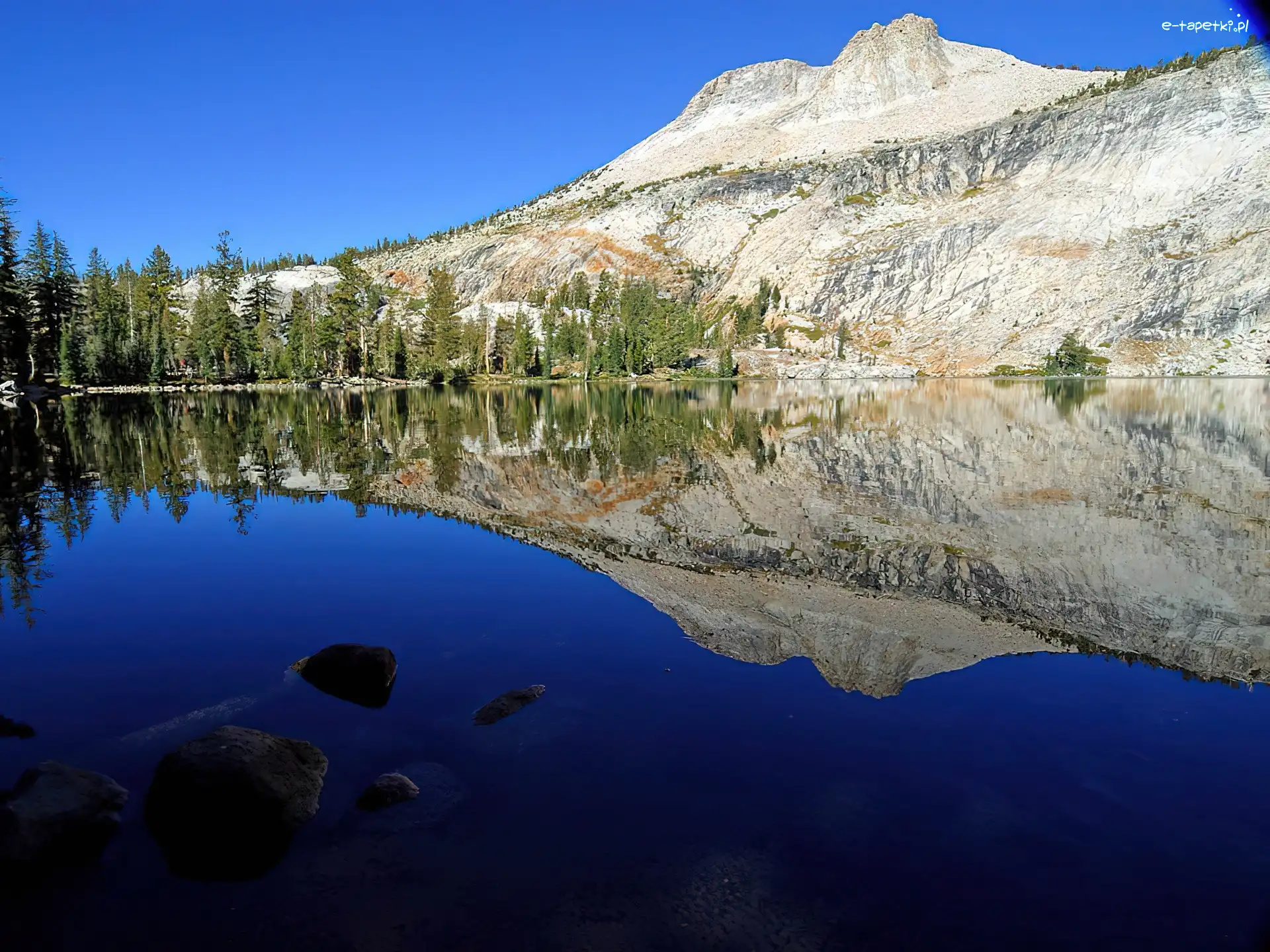 Góry, Park Narodowy Yosemite, Jezioro Yosemite Lake, Drzewa, Stan Kalifornia, Stany Zjednoczone