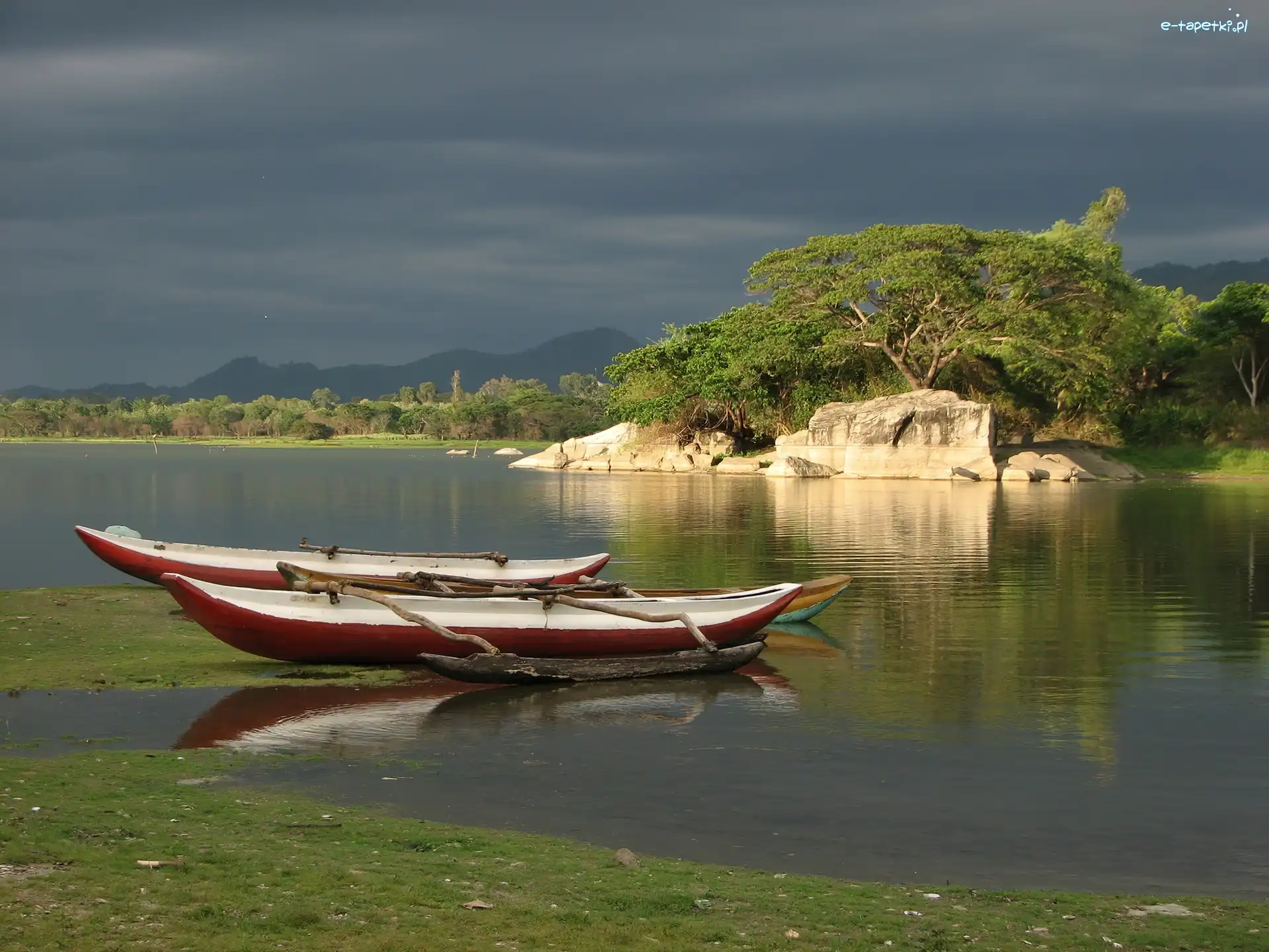 Drzewa, Skalisty, Brzeg, Sri Lanka, Kajaki, Jezioro