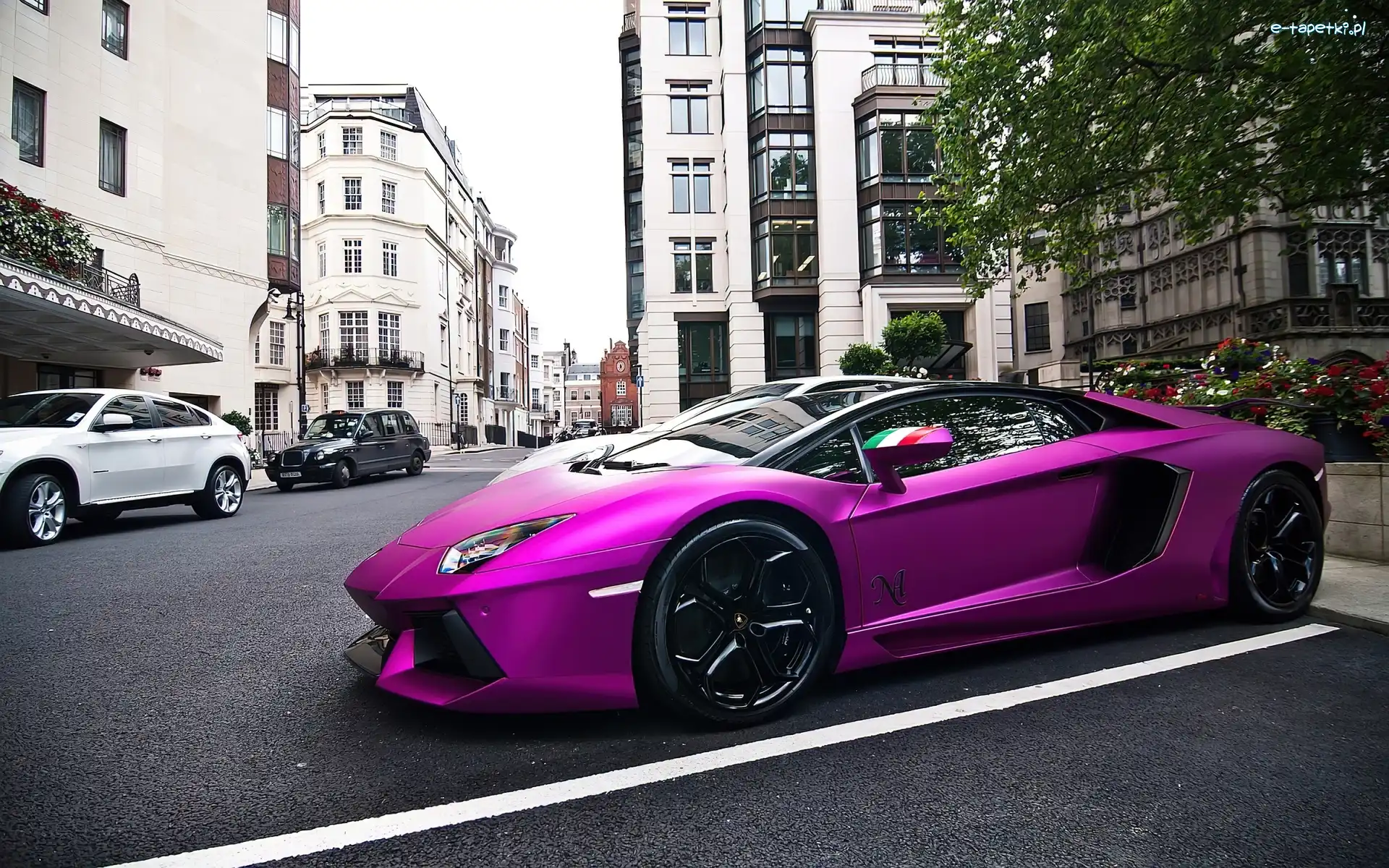 Miasto, Lamborghini Aventador, Purpurowe