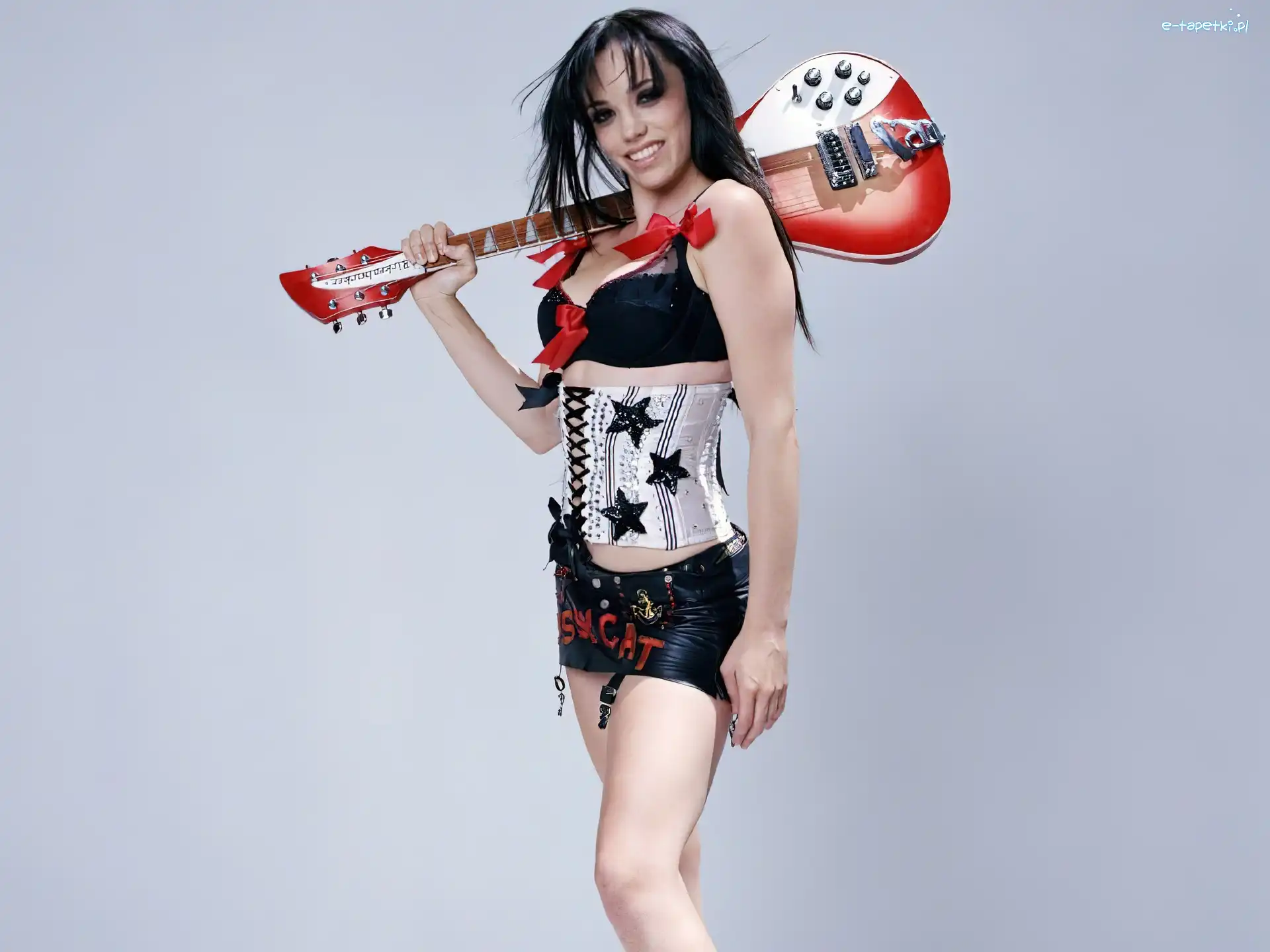 Gitara, Pussycat Dolls