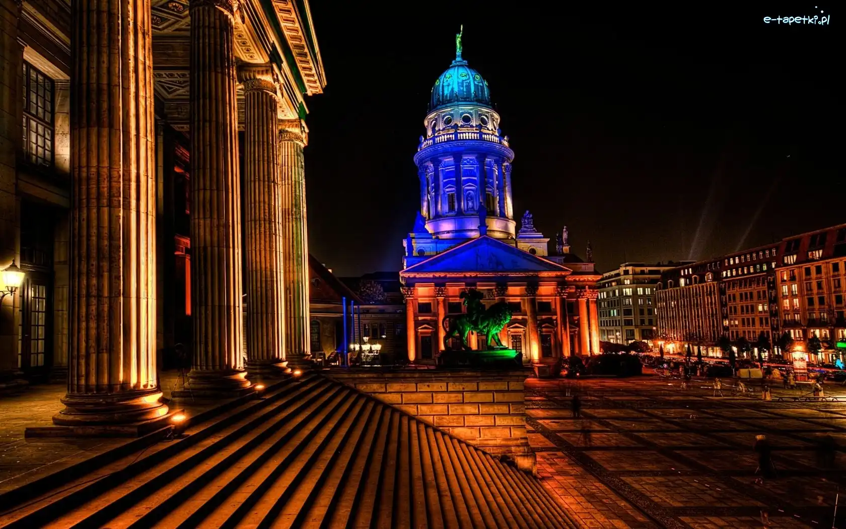 Kolumny, Nocą, Berlin