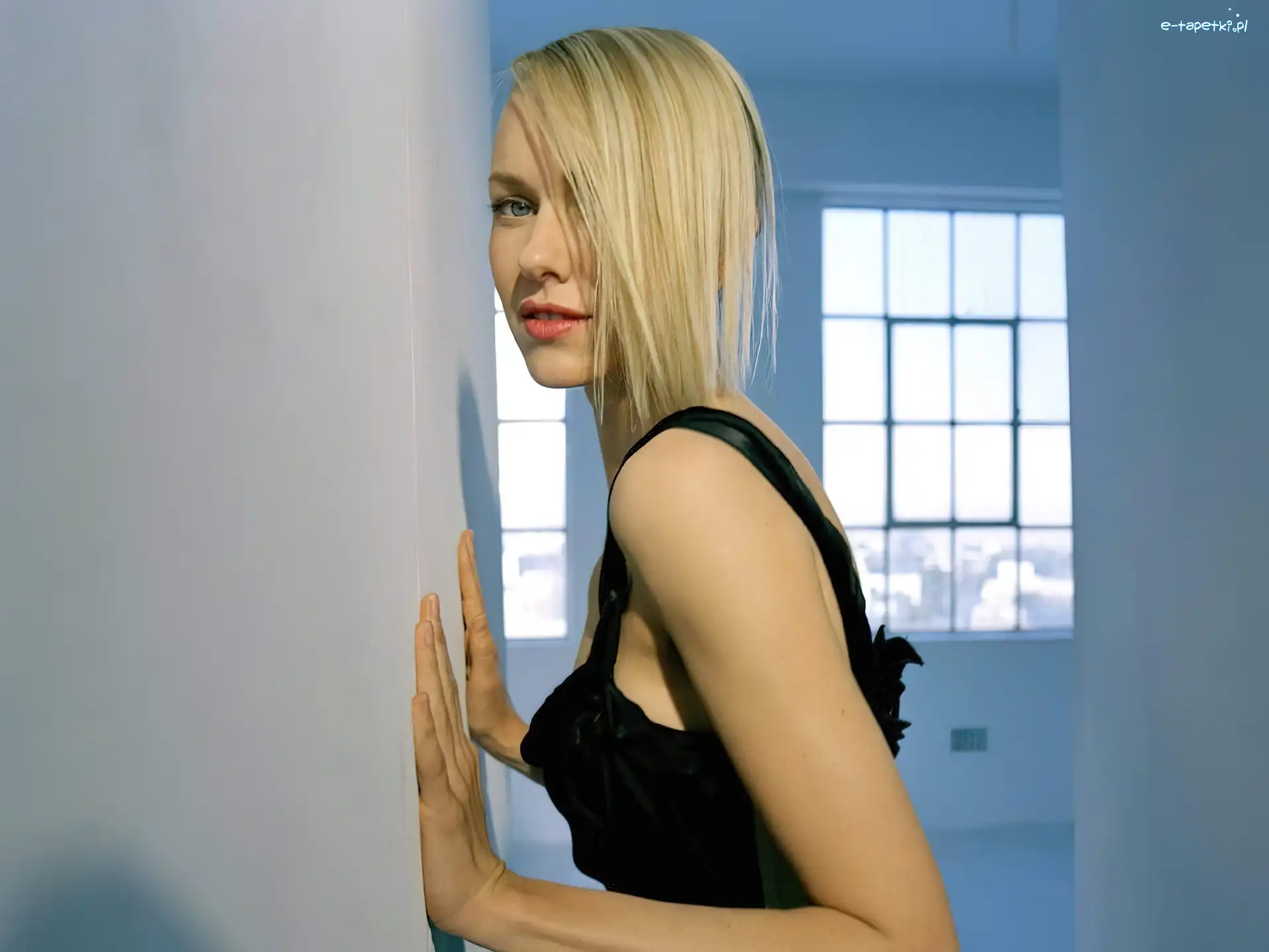 Blondynka, Naomi Watts