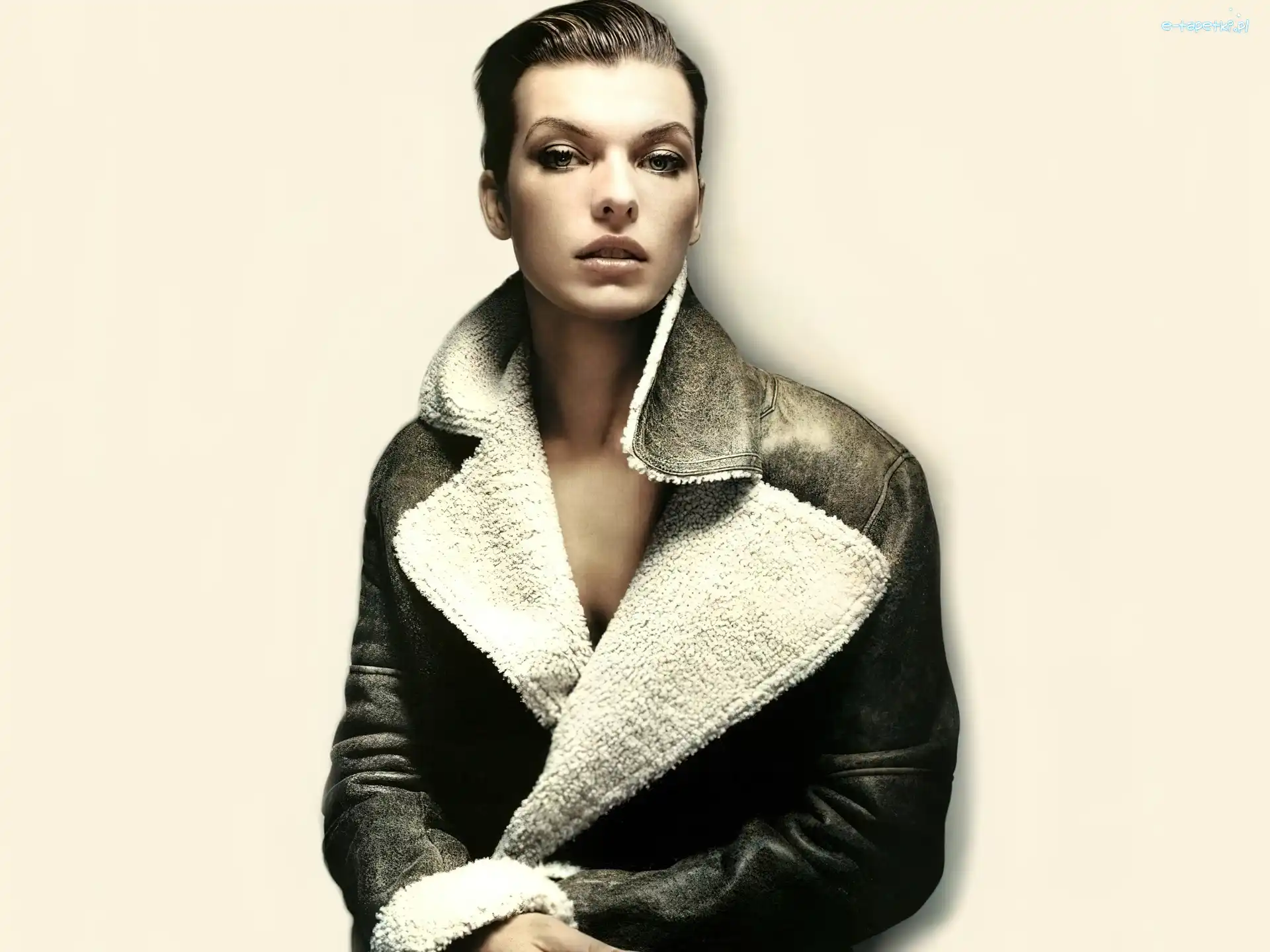 Kurtka Skórzana, Milla Jovovich