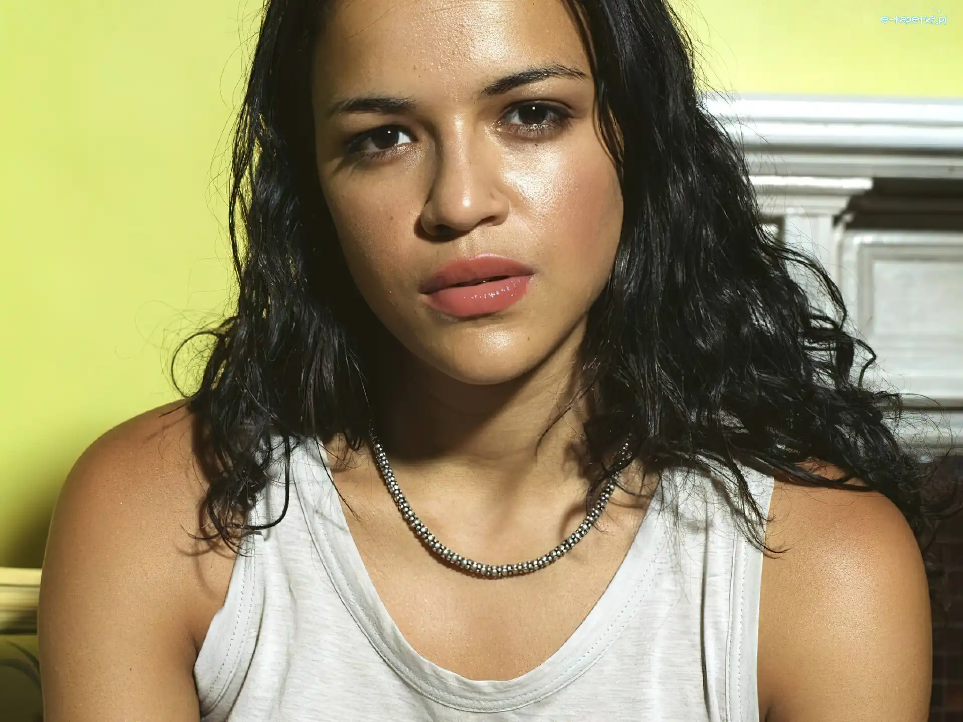 Twarz, Michelle Rodriguez