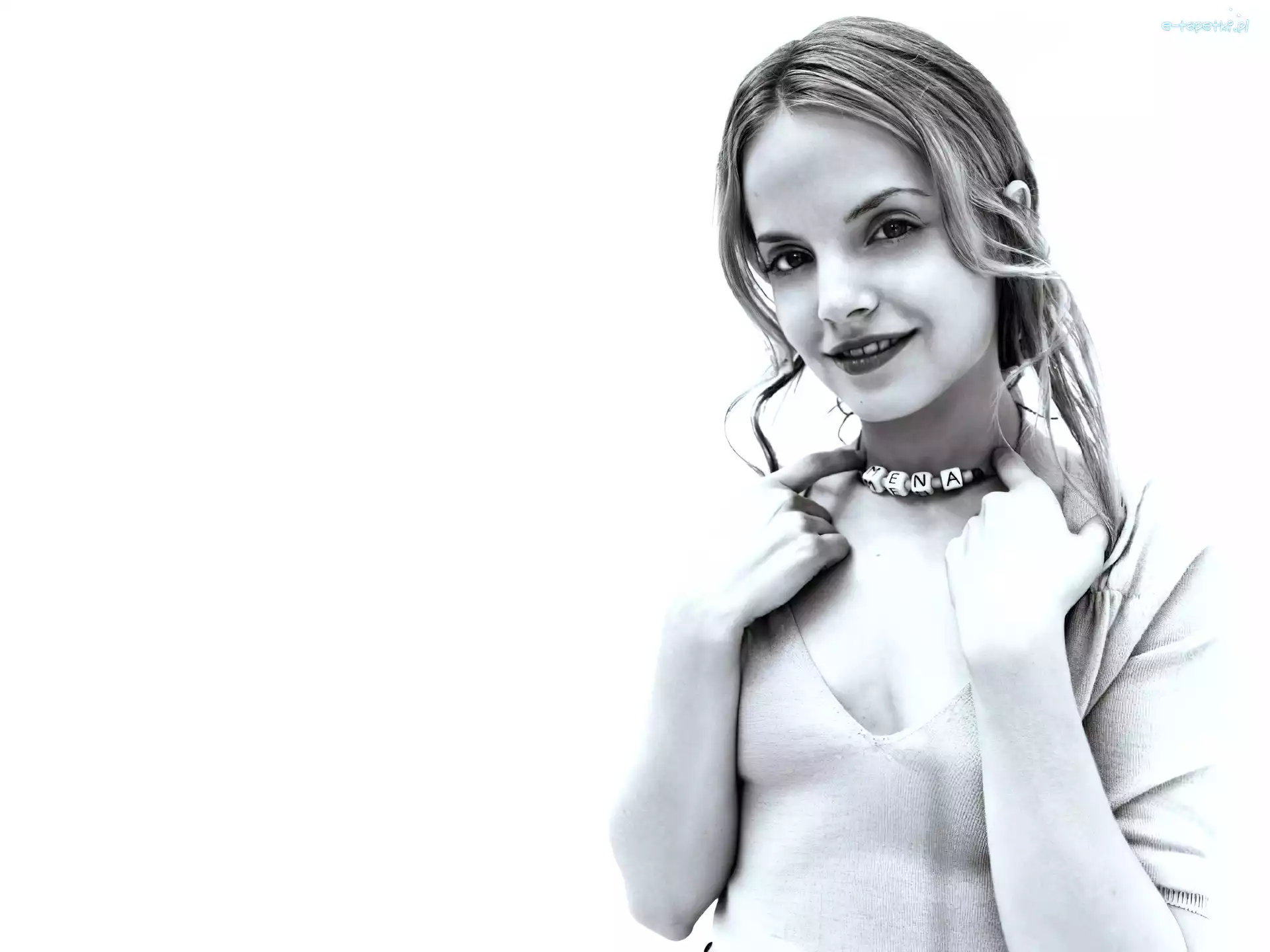 Buzia, Mena Suvari