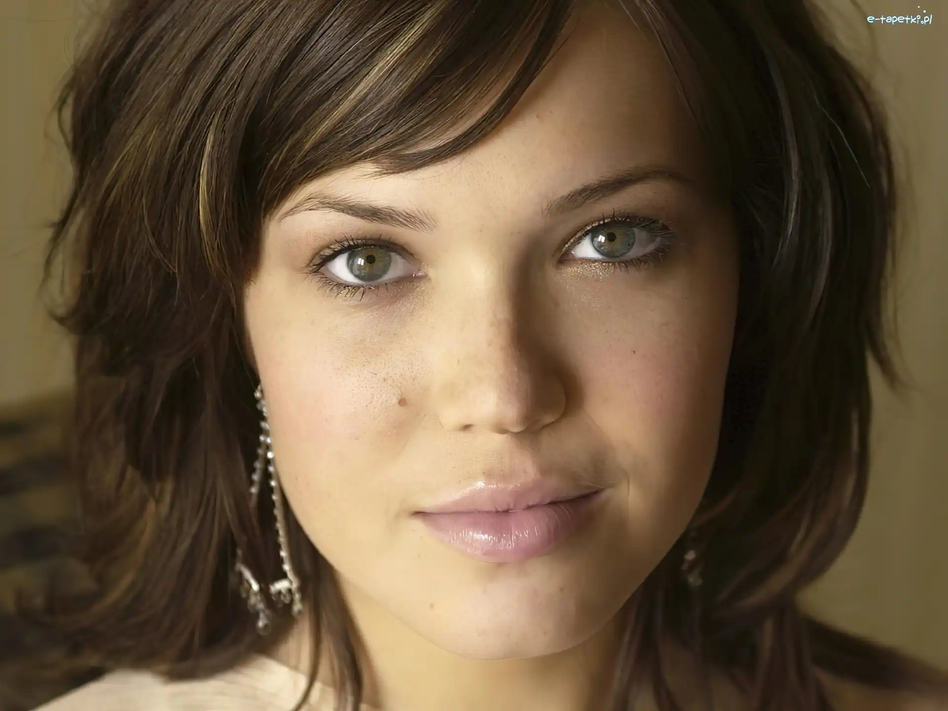 Twarzyczka, Mandy Moore