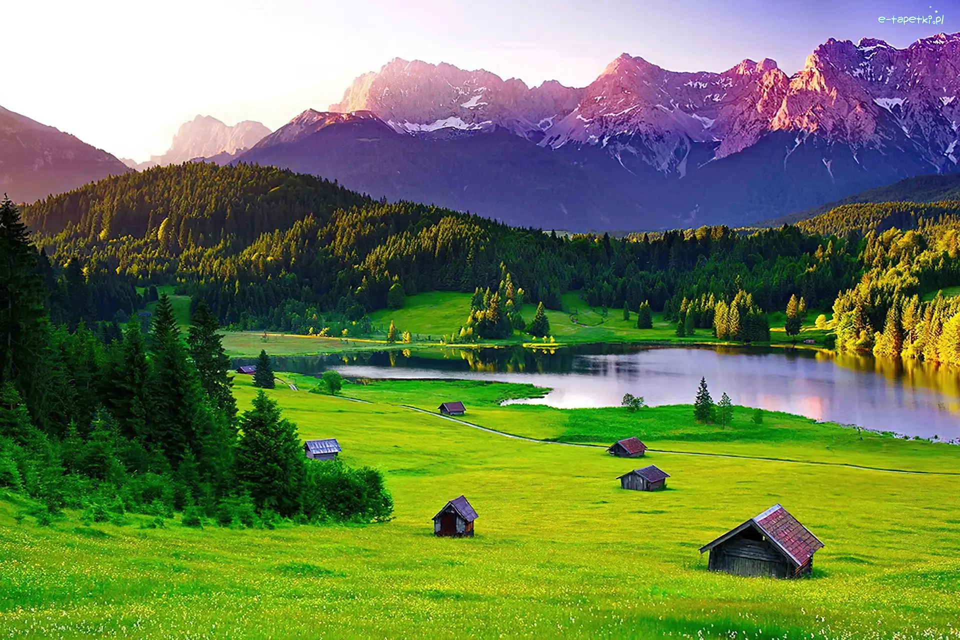 Trawa, Jezioro, Góry
