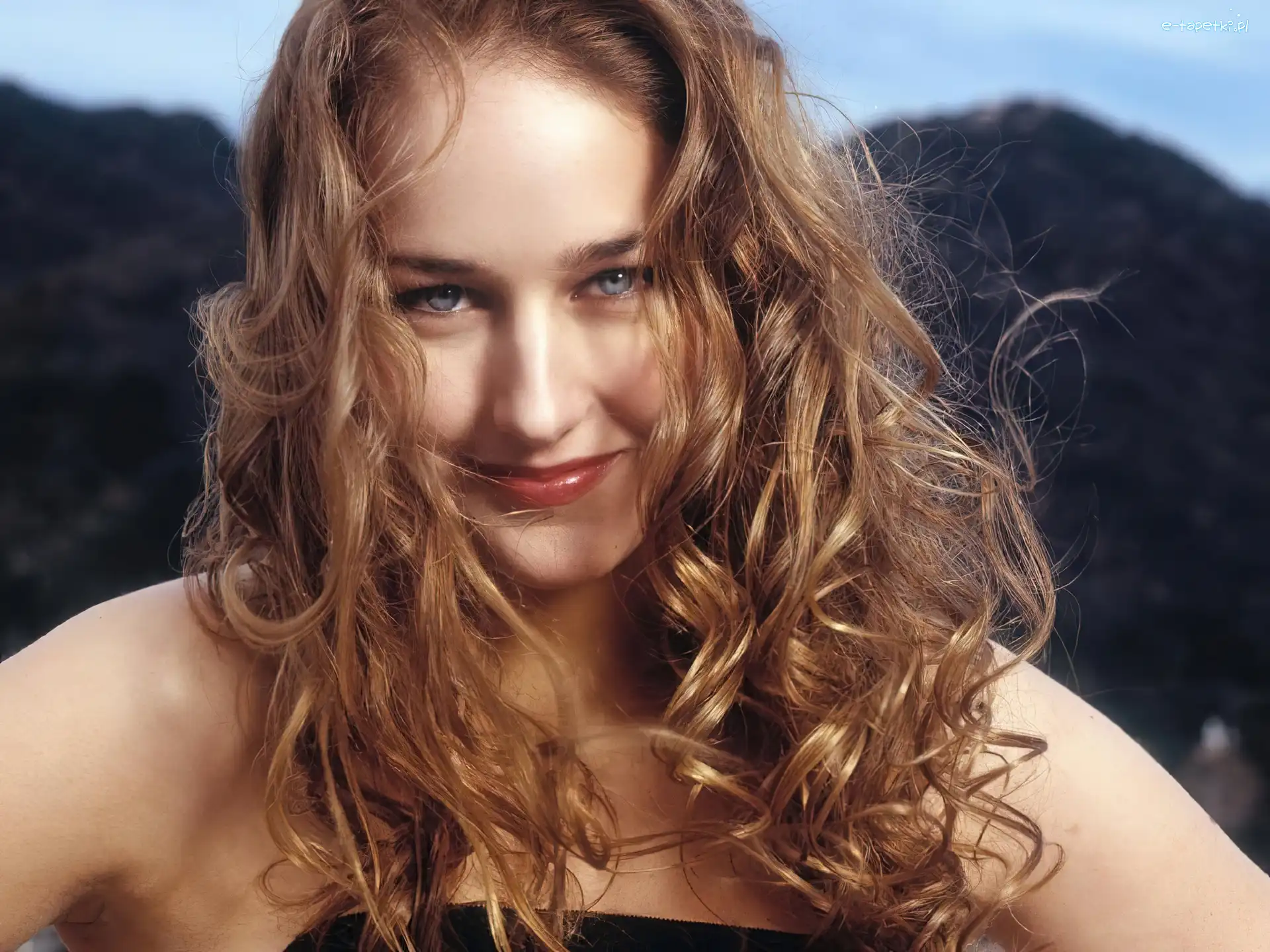 Kręcone Włosy, Leelee Sobieski