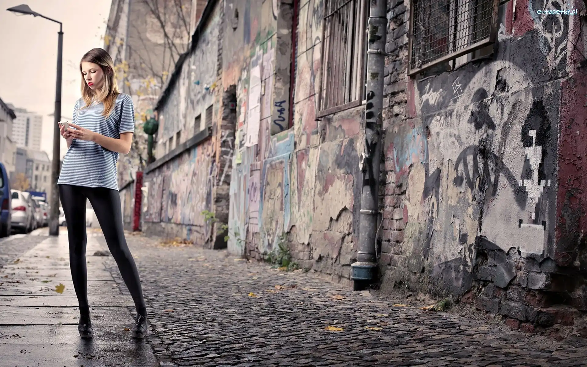Legginsy, Telefon, Dziewczyna