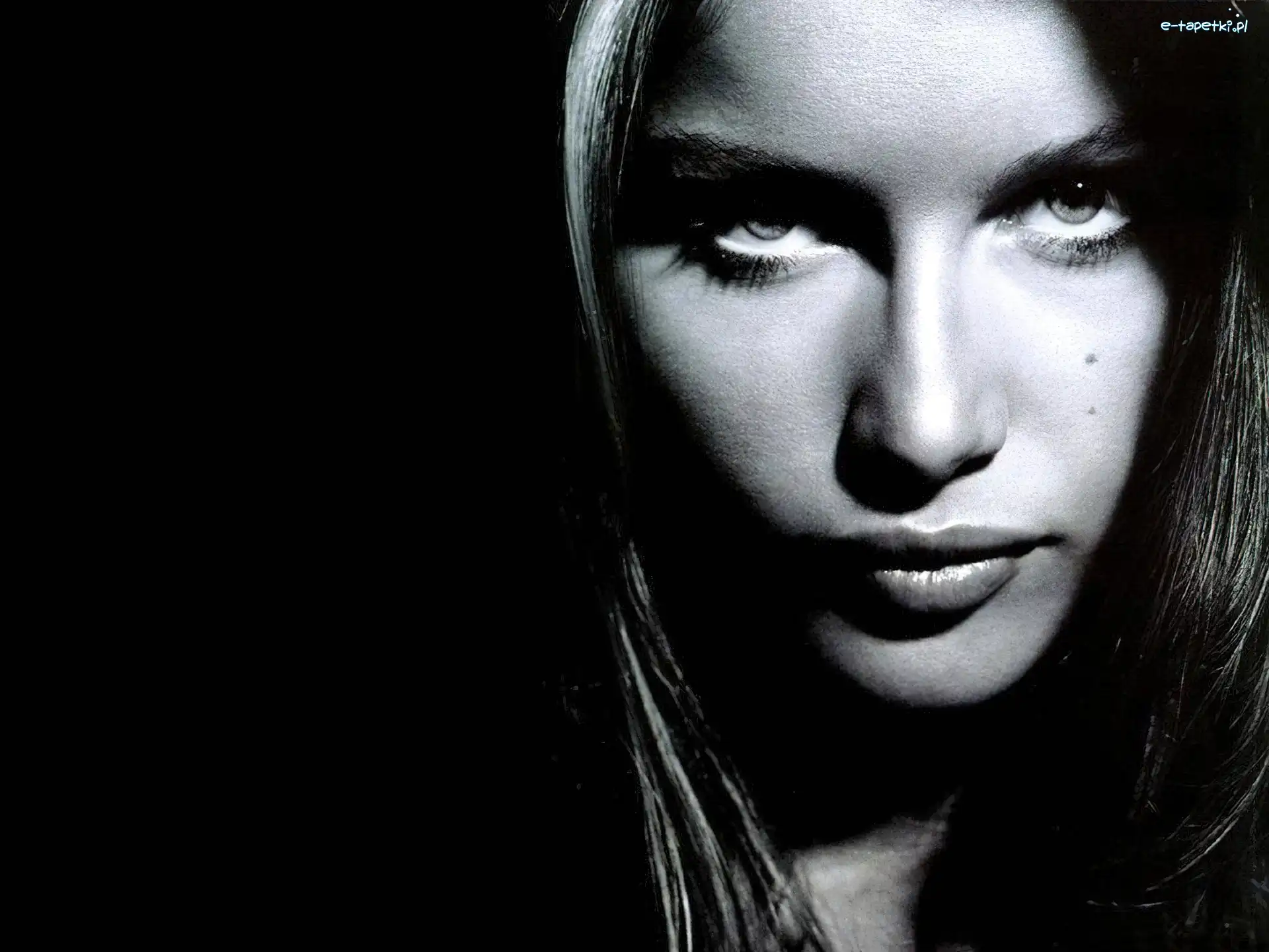 Laetitia Casta, Twarz