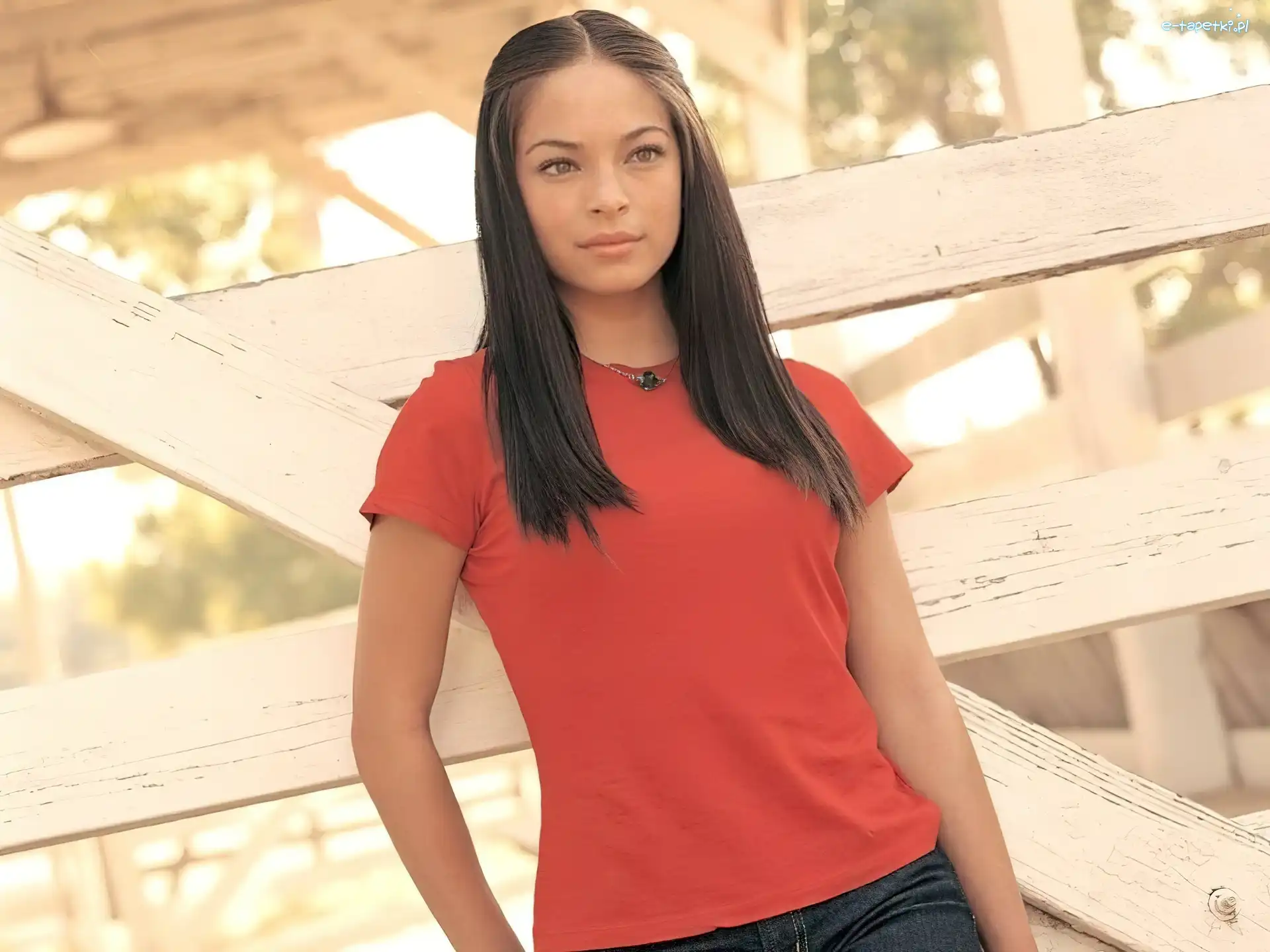 Czerwona Bluzka, Kristin Kreuk
